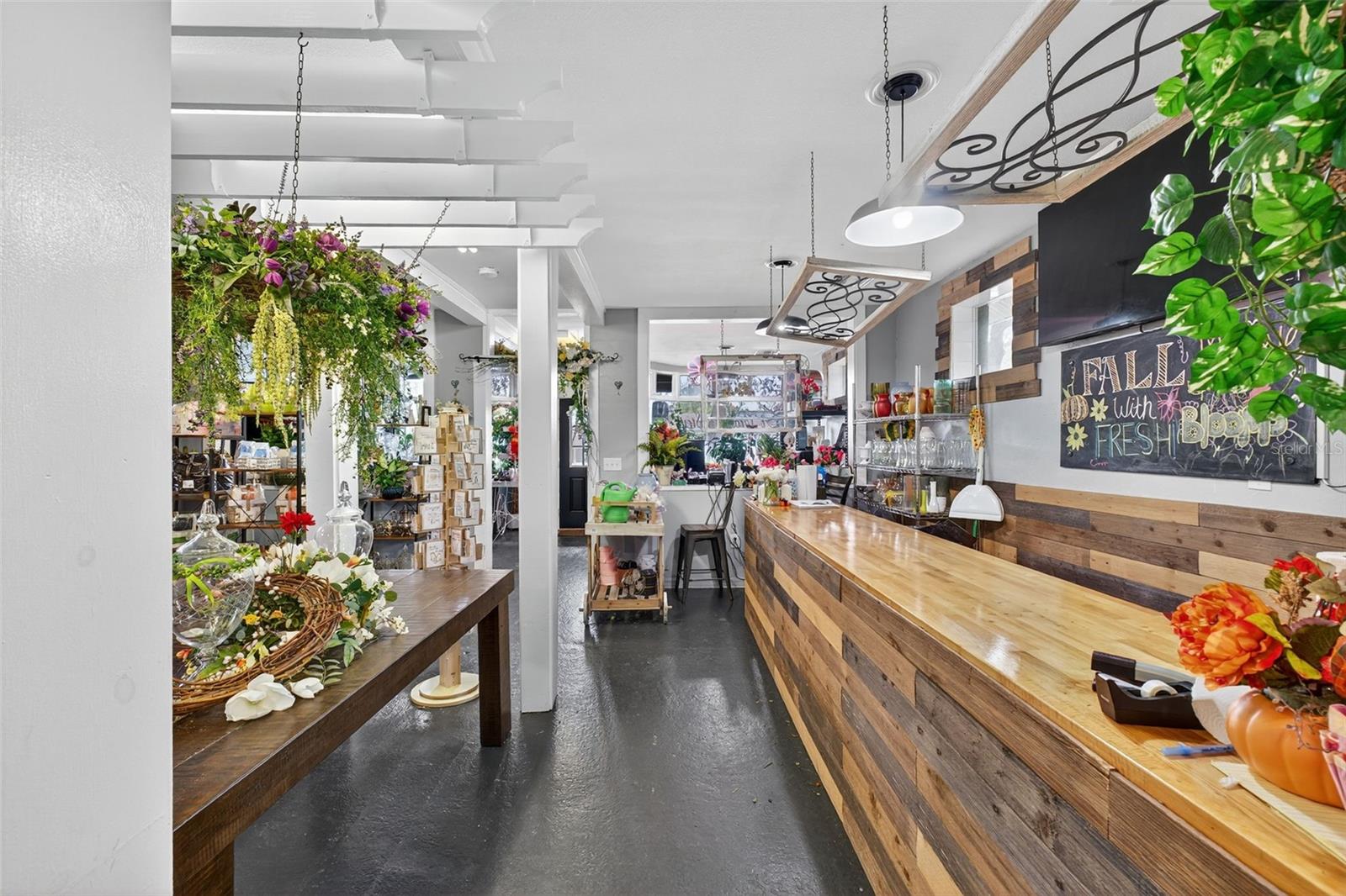 WOODMONT HEIGHTS - Commercial Sale