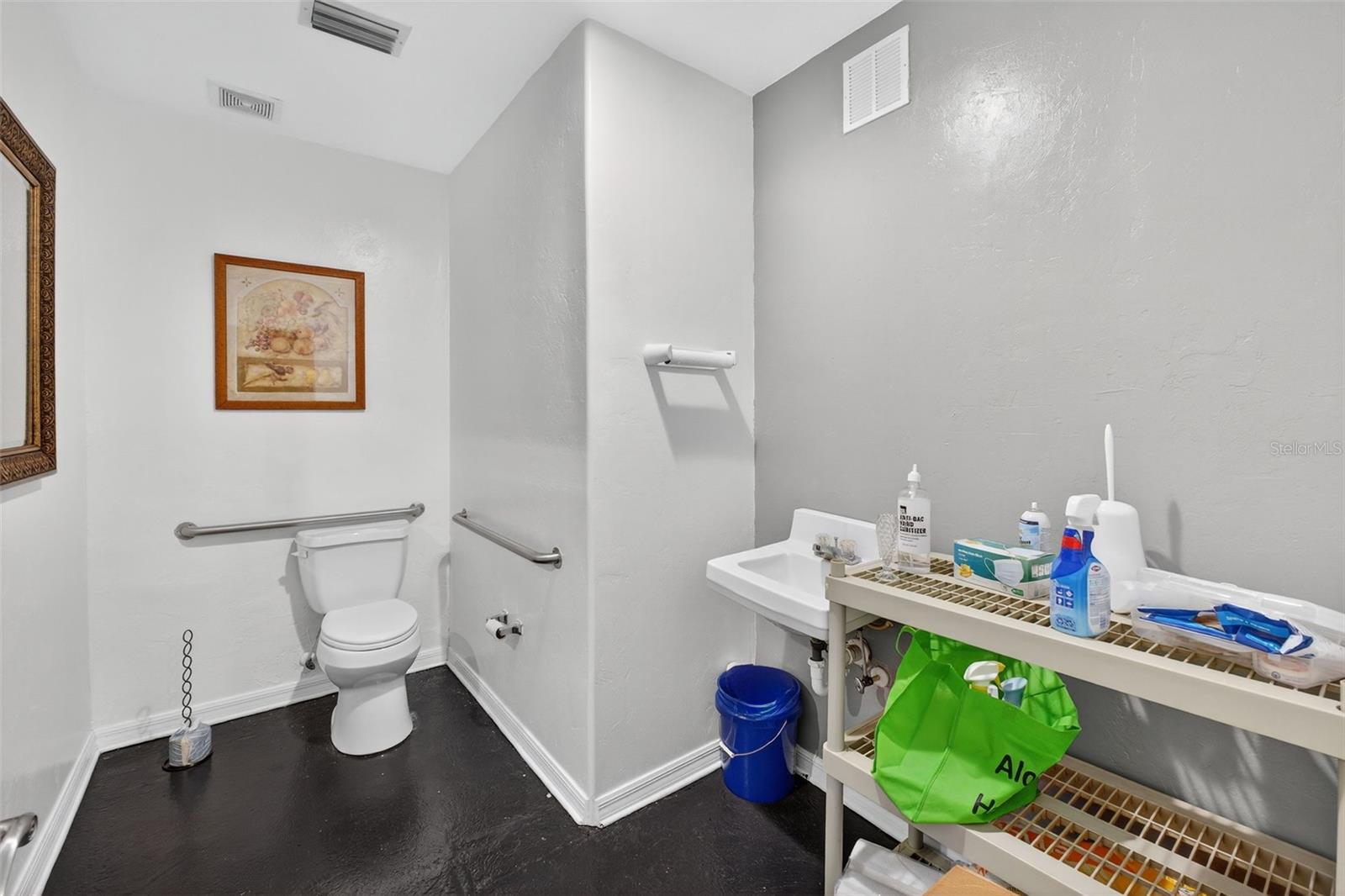 WOODMONT HEIGHTS - Commercial Sale