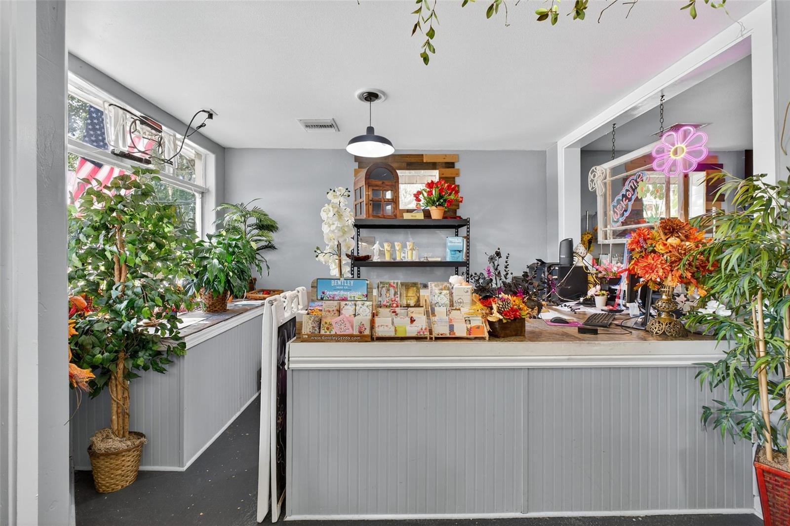 WOODMONT HEIGHTS - Commercial Sale