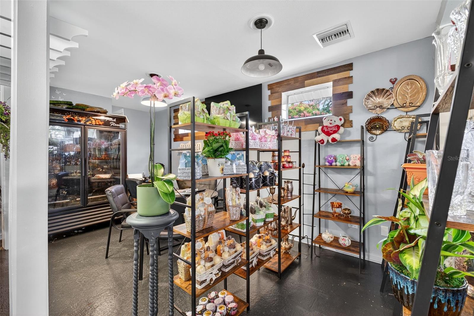 WOODMONT HEIGHTS - Commercial Sale