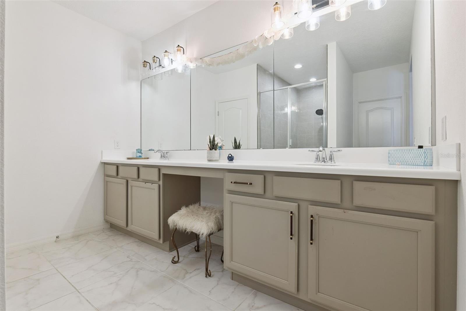 SWEETWATER GOLF & COUNTRY CLUB - Residential