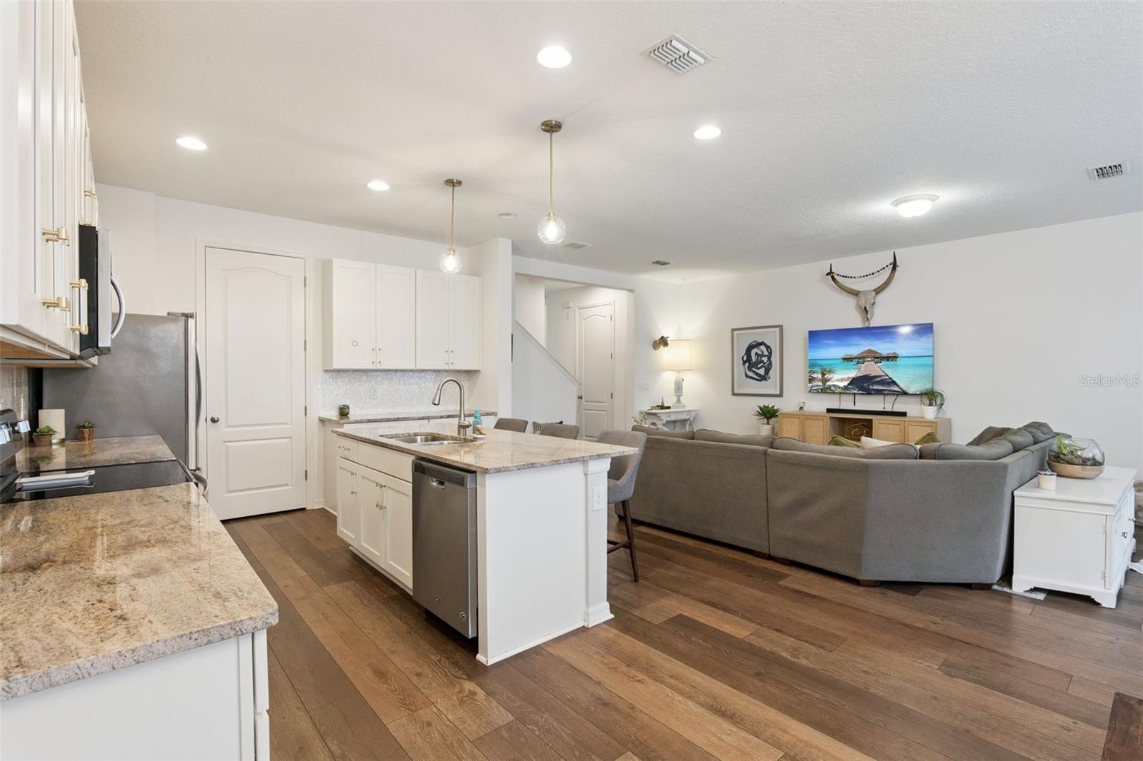 SWEETWATER GOLF & COUNTRY CLUB - Residential