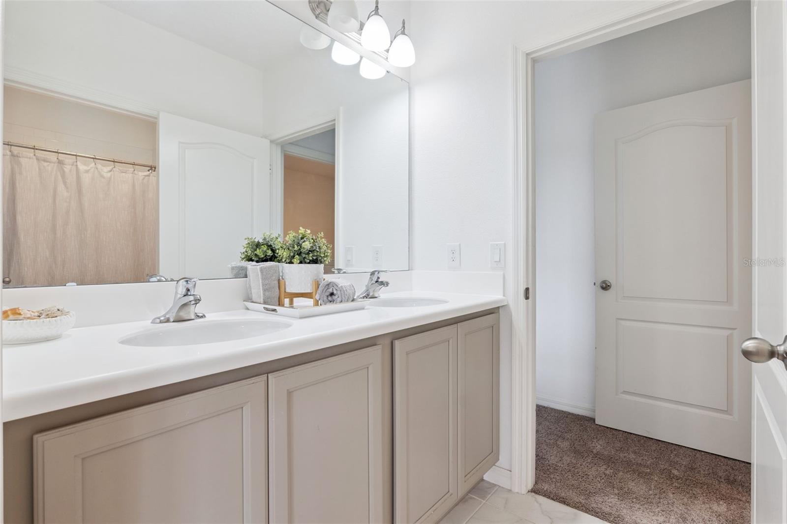 SWEETWATER GOLF & COUNTRY CLUB - Residential