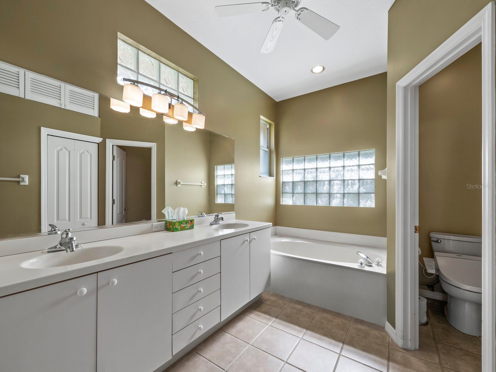 MIRA LAGO AT PALMER RANCH PH 3 - Residential
