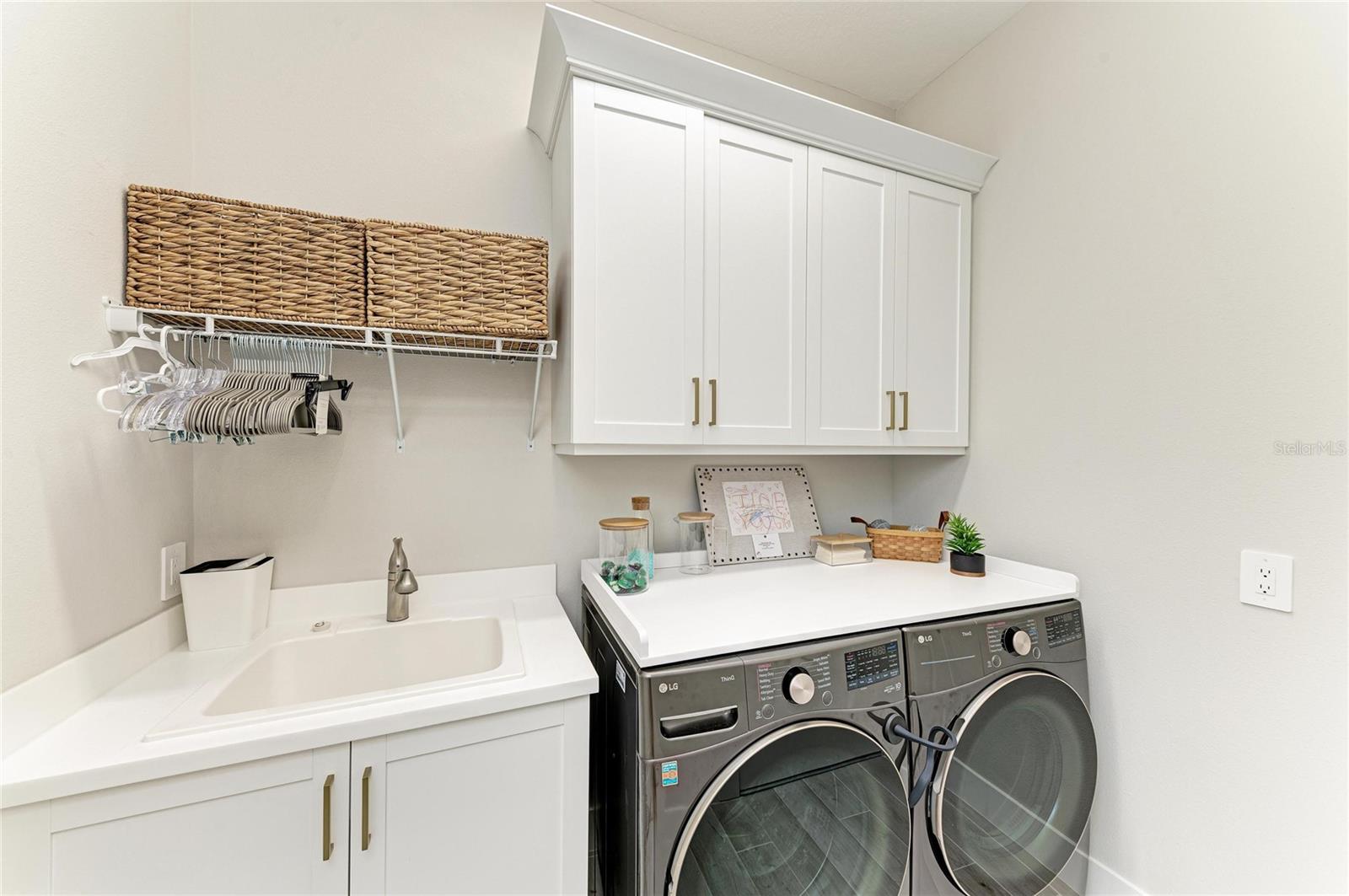 LAKEHOUSE COVE/WATERSIDE PH 5 - Residential