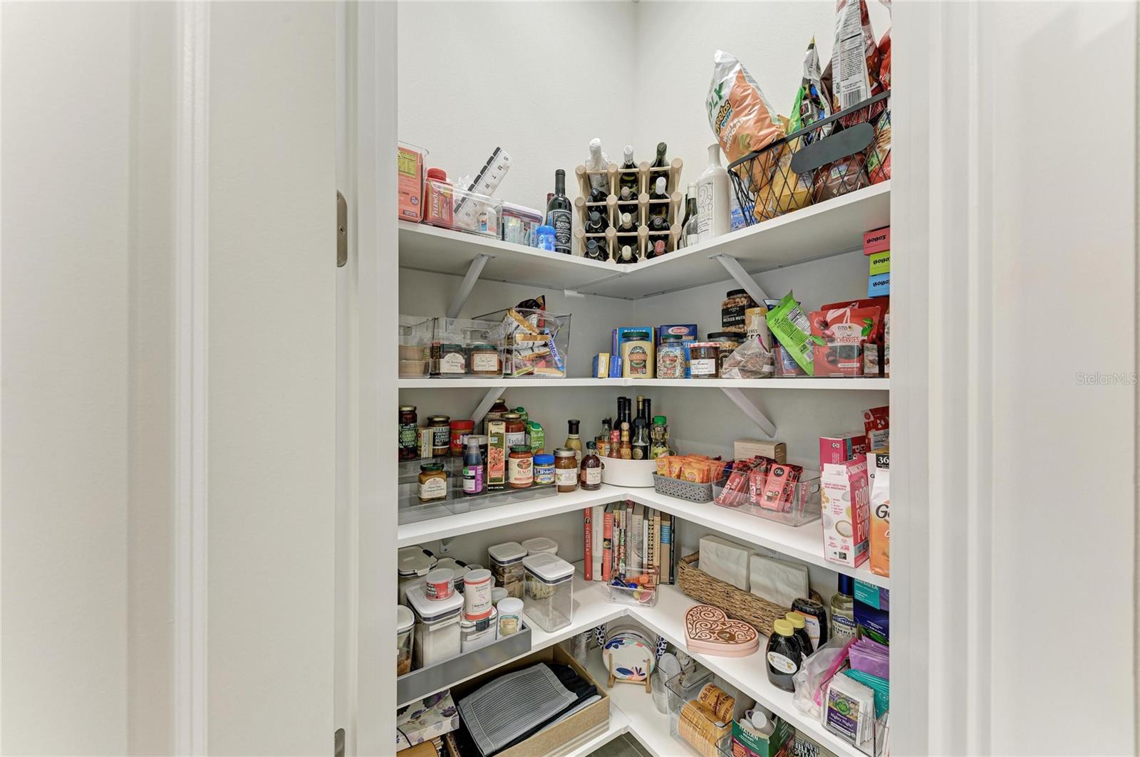 LAKEHOUSE COVE/WATERSIDE PH 5 - Residential