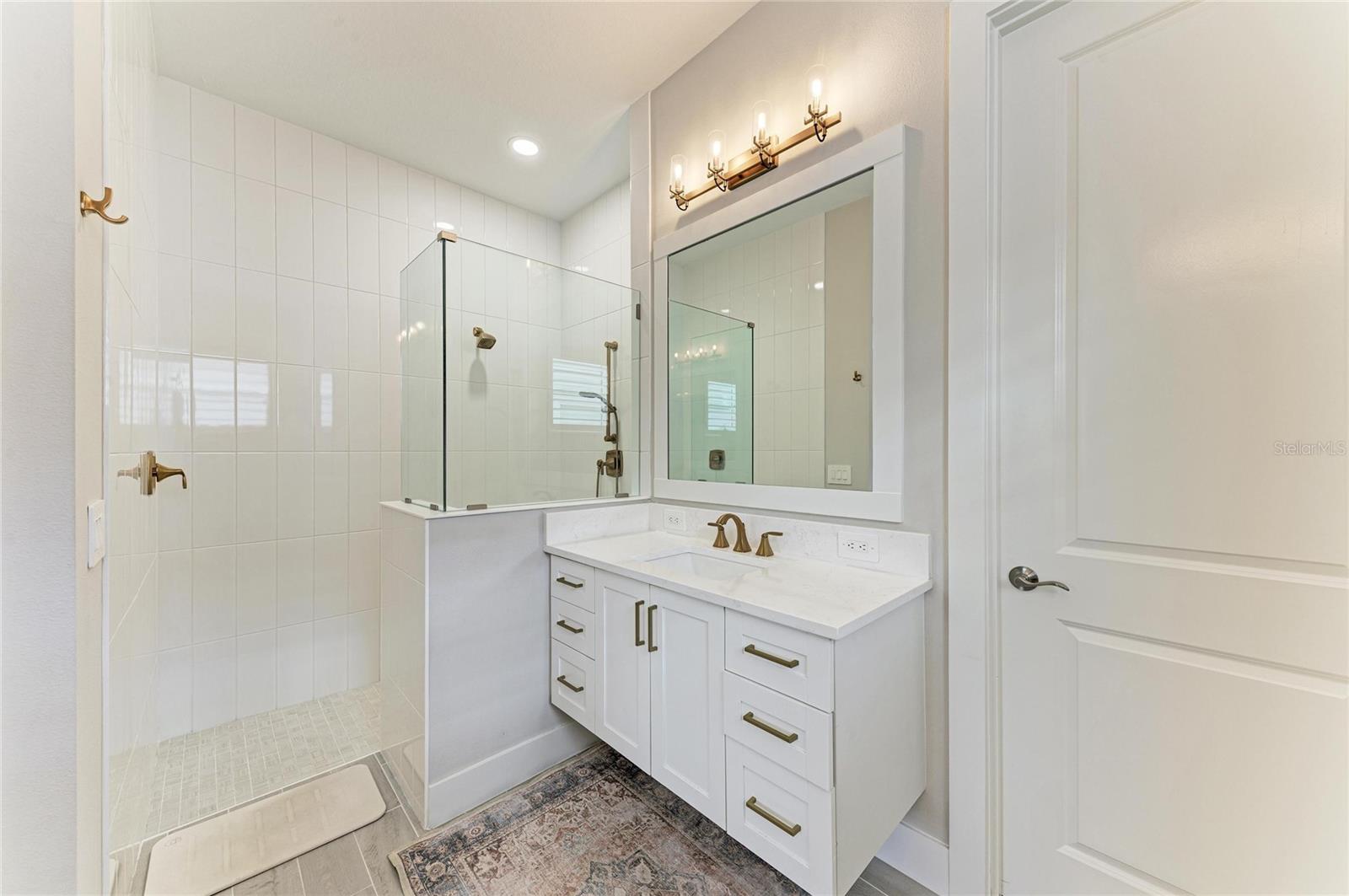 LAKEHOUSE COVE/WATERSIDE PH 5 - Residential