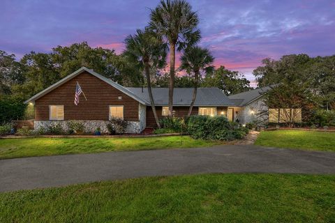Photo of 5425 NE 1st Lane, Ocala, FL 34470 (MLS # OM711781)