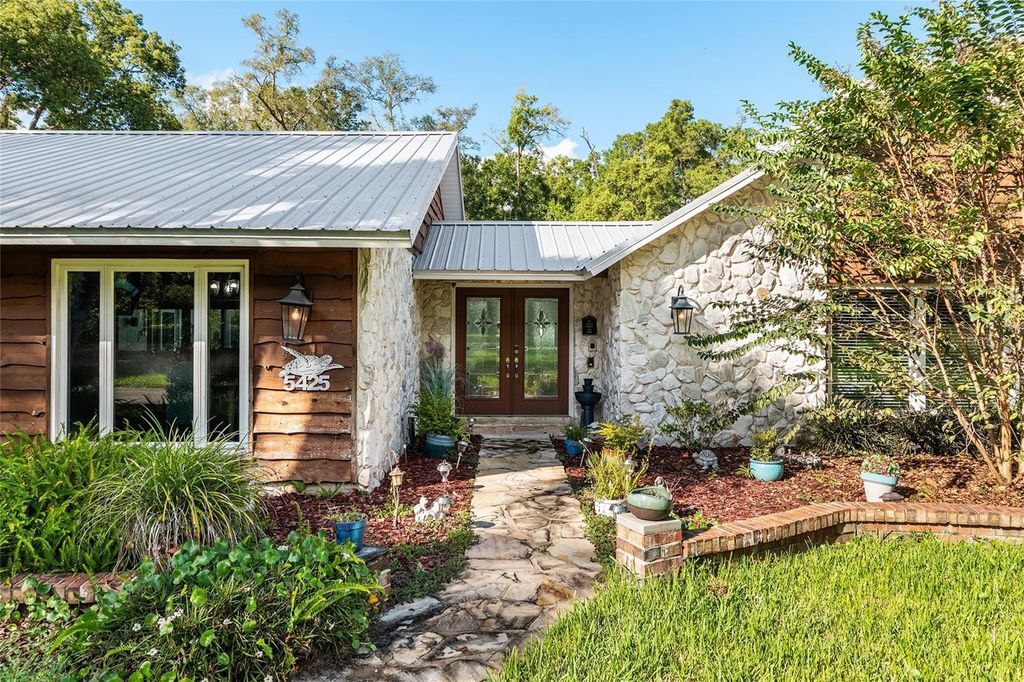 Photo of 5425 NE 1st Lane, Ocala, FL 34470 (MLS # OM711781)