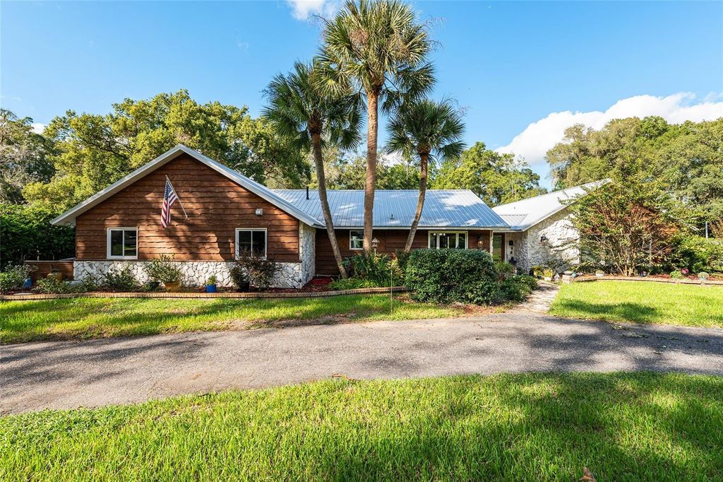 Photo of 5425 NE 1st Lane, Ocala, FL 34470 (MLS # OM711781)
