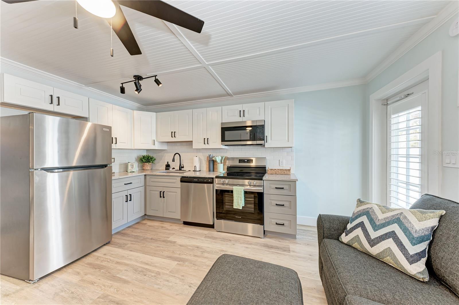 301 HIGHLAND AVENUE 3