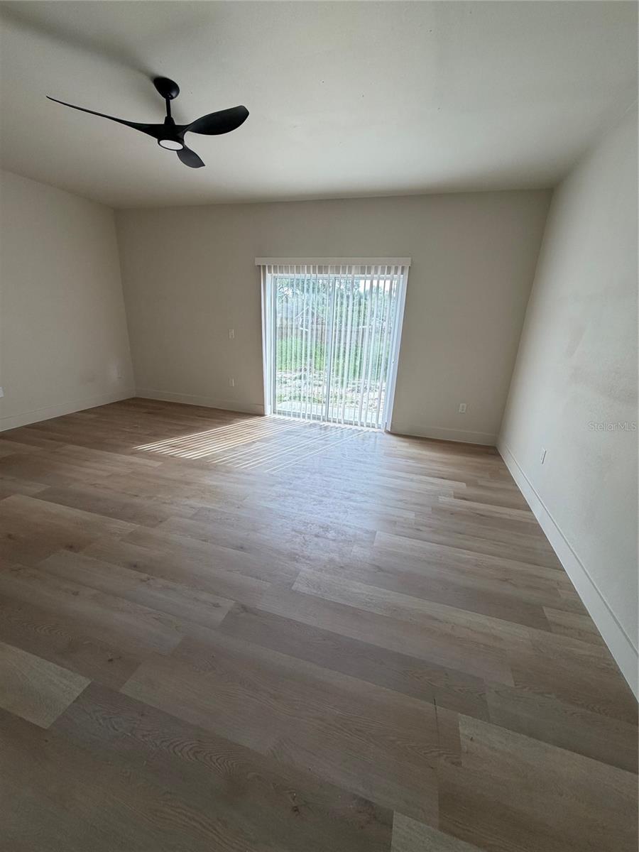 860 NW 5TH STREET