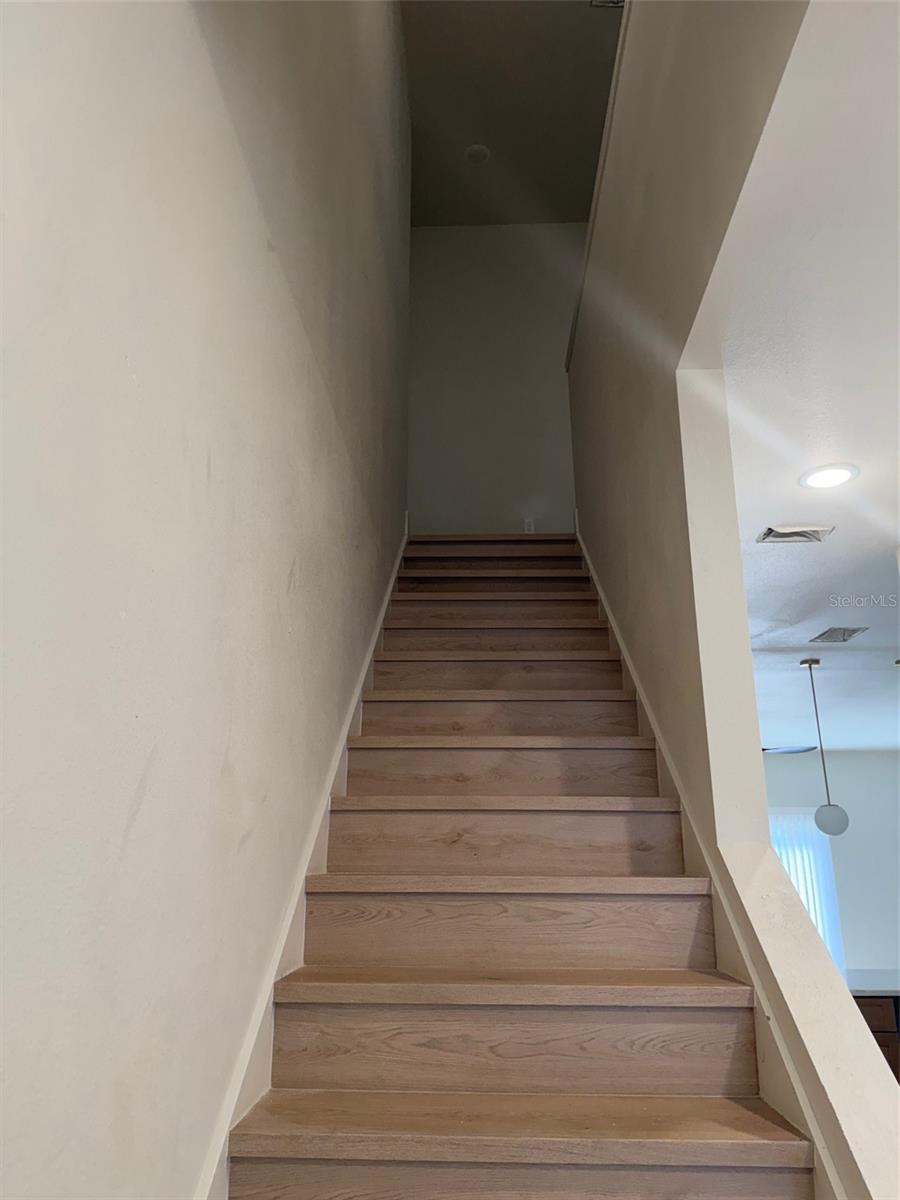 860 NW 5TH STREET