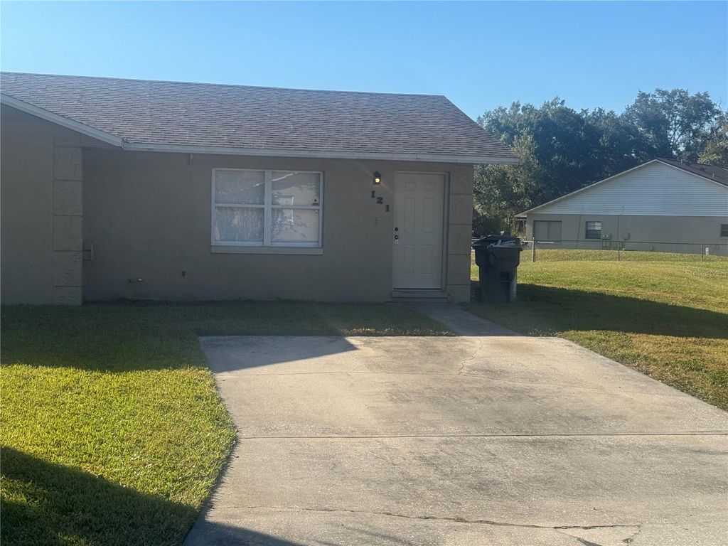 Photo of 121 Shannon Drive, Lakeland, FL 33809 (MLS # L4957336)