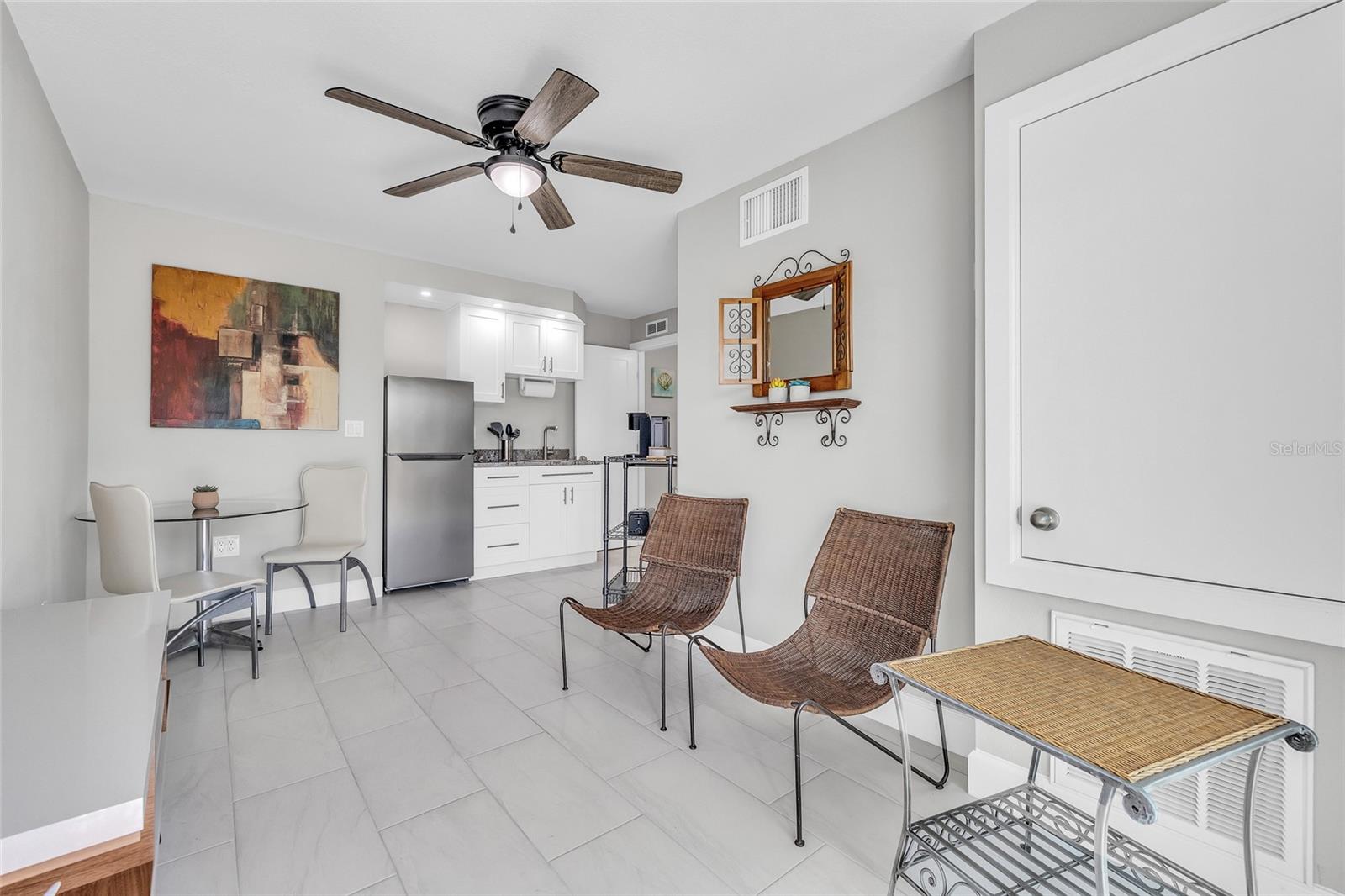 COUNTRY RUN UNIT 1 - Residential