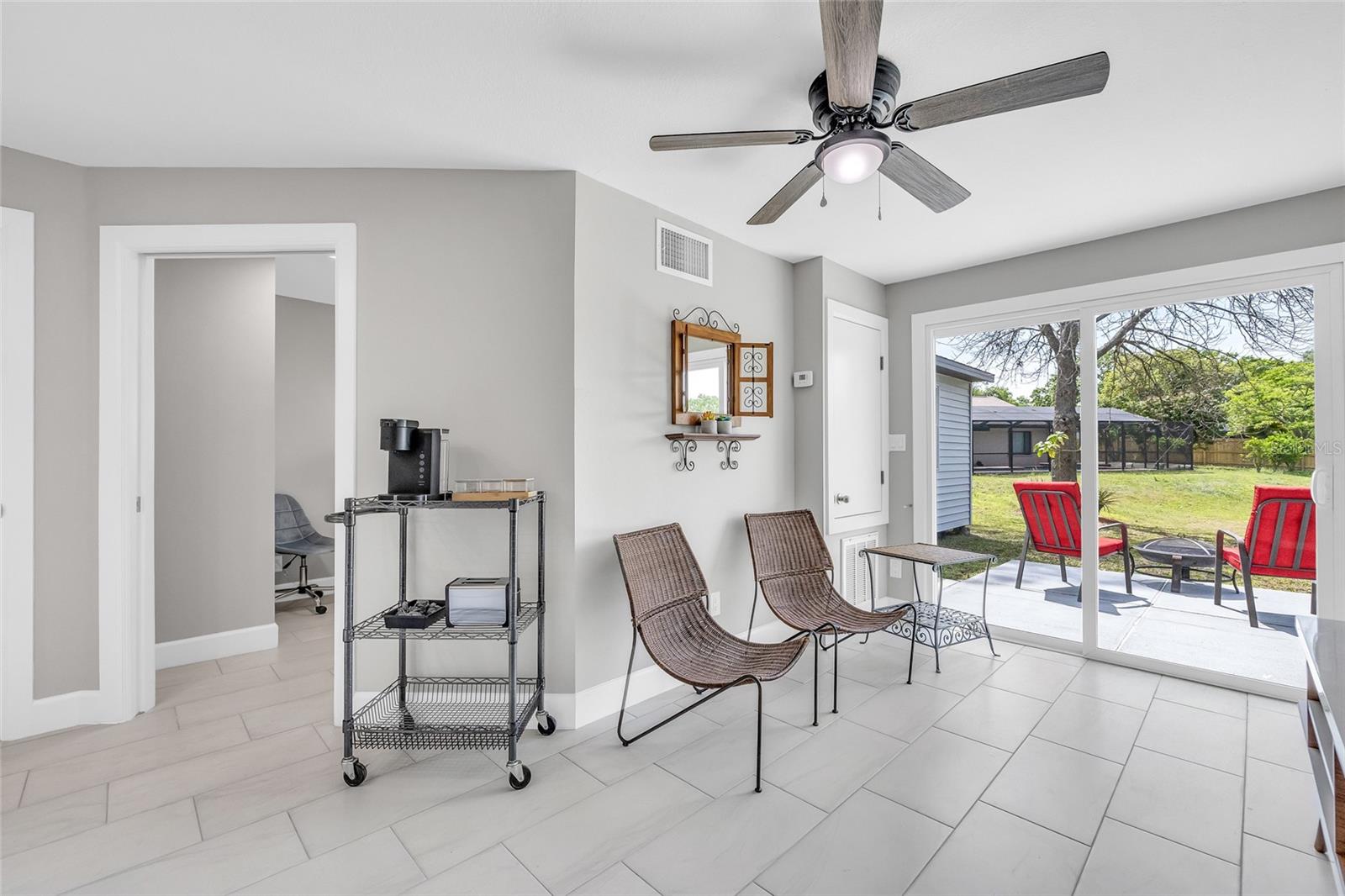COUNTRY RUN UNIT 1 - Residential