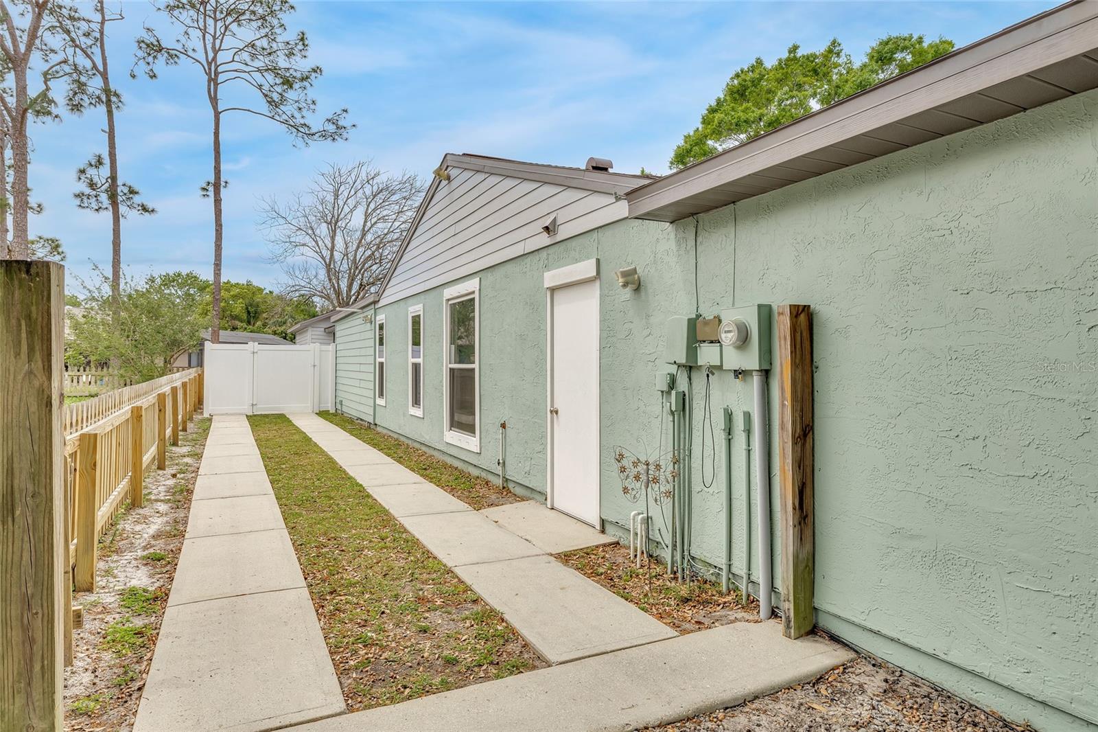 COUNTRY RUN UNIT 1 - Residential