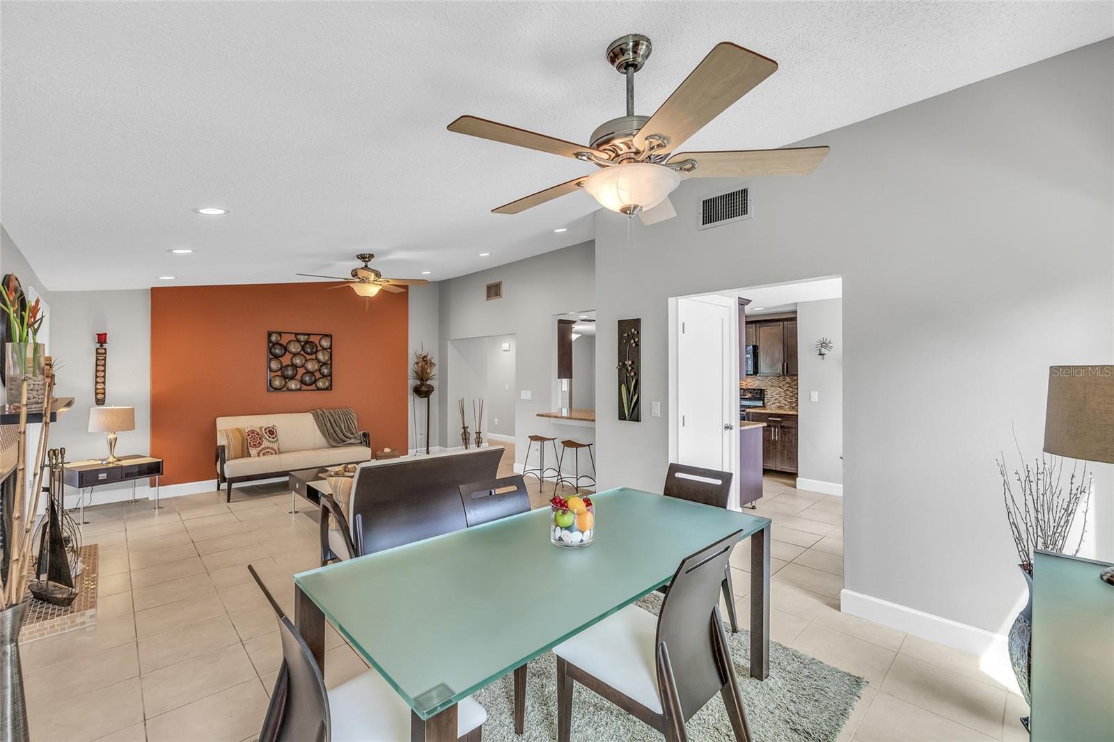 COUNTRY RUN UNIT 1 - Residential