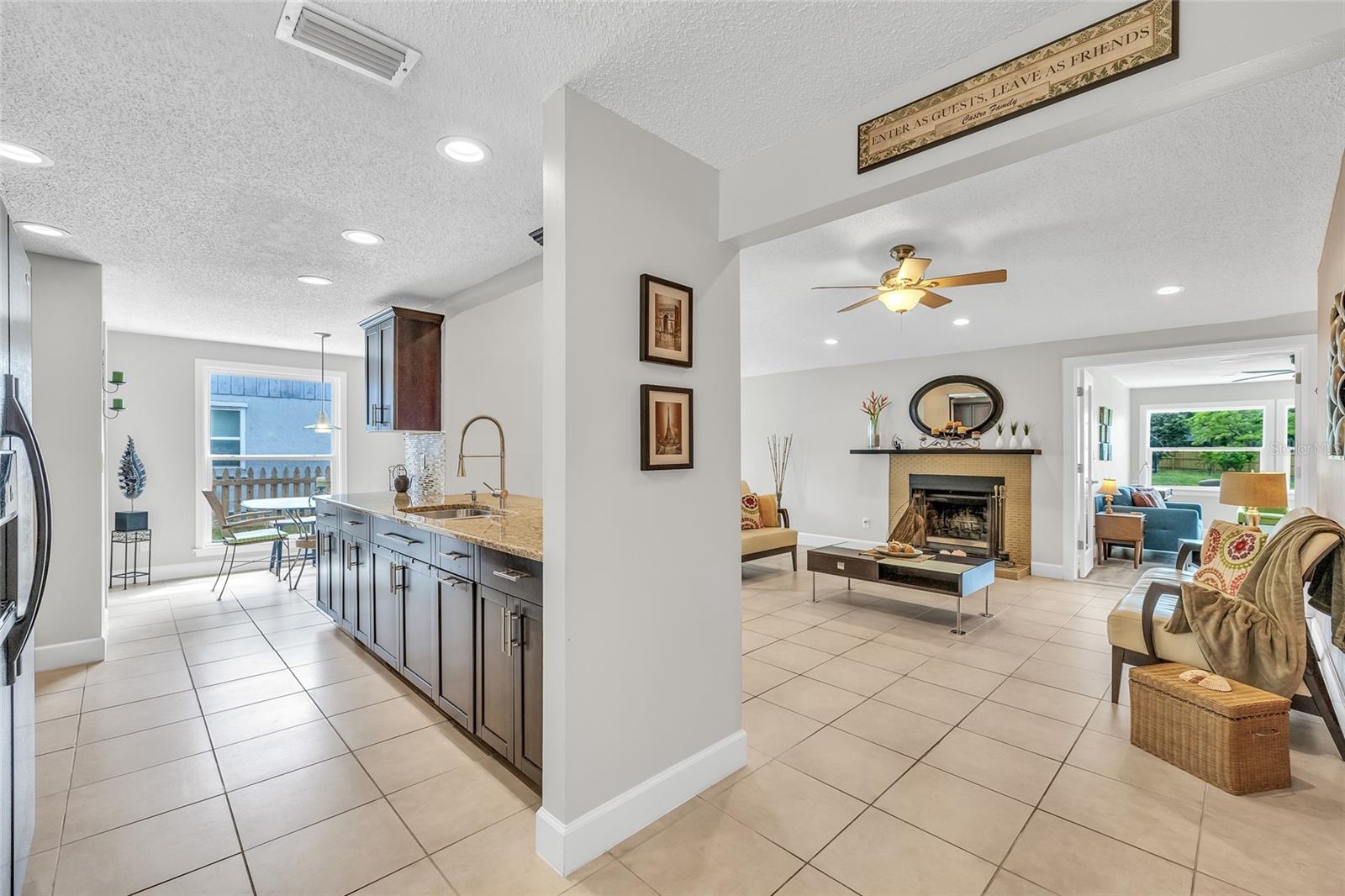 COUNTRY RUN UNIT 1 - Residential