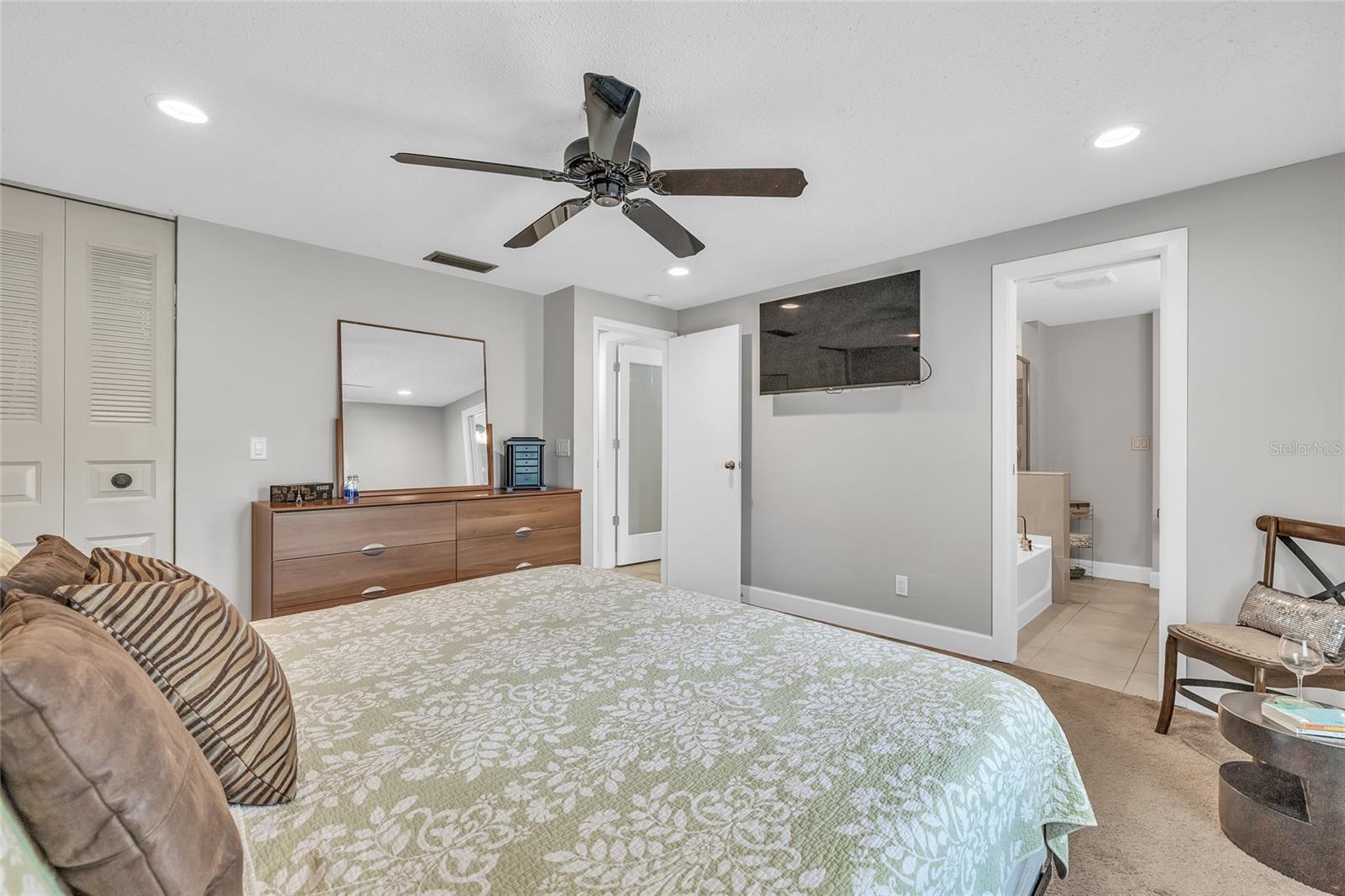 COUNTRY RUN UNIT 1 - Residential