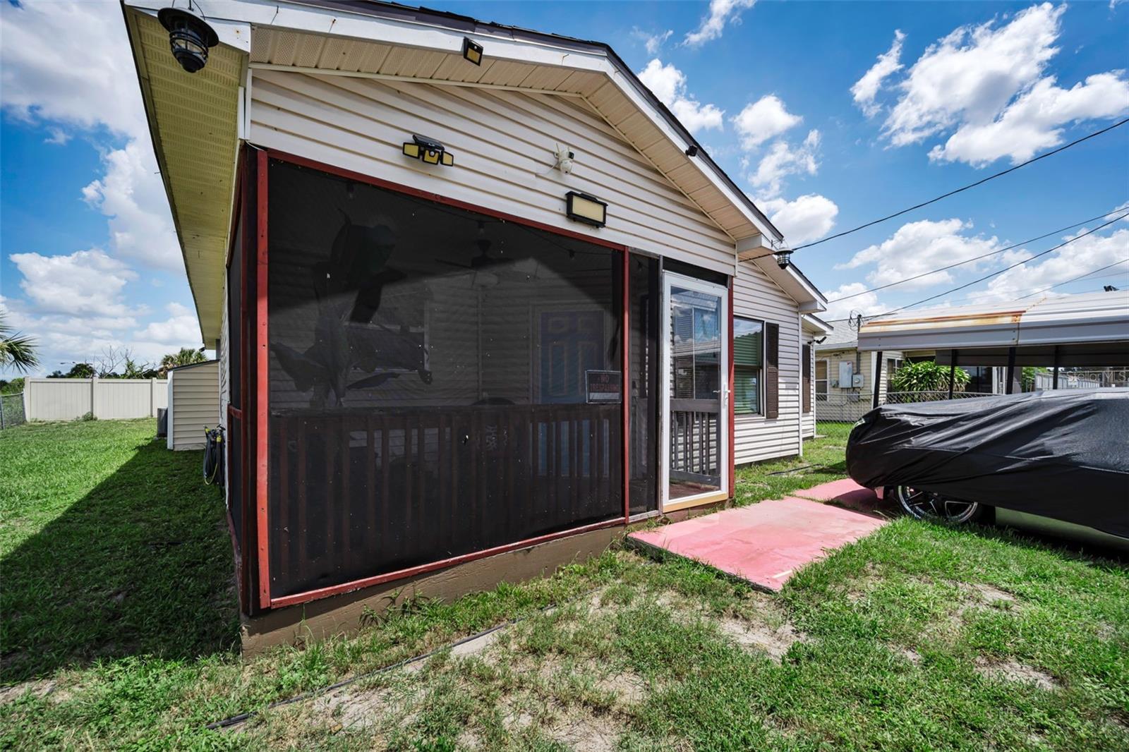 7526 CAROLTON CIRCLE