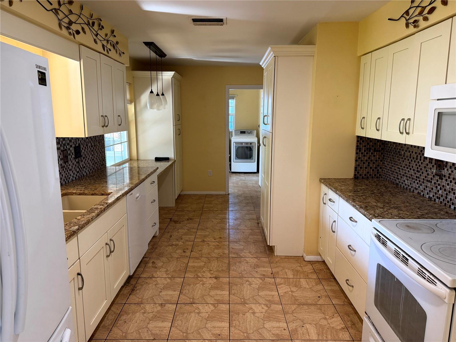 VILLAGE GREEN CLUB ESTATES - Residential