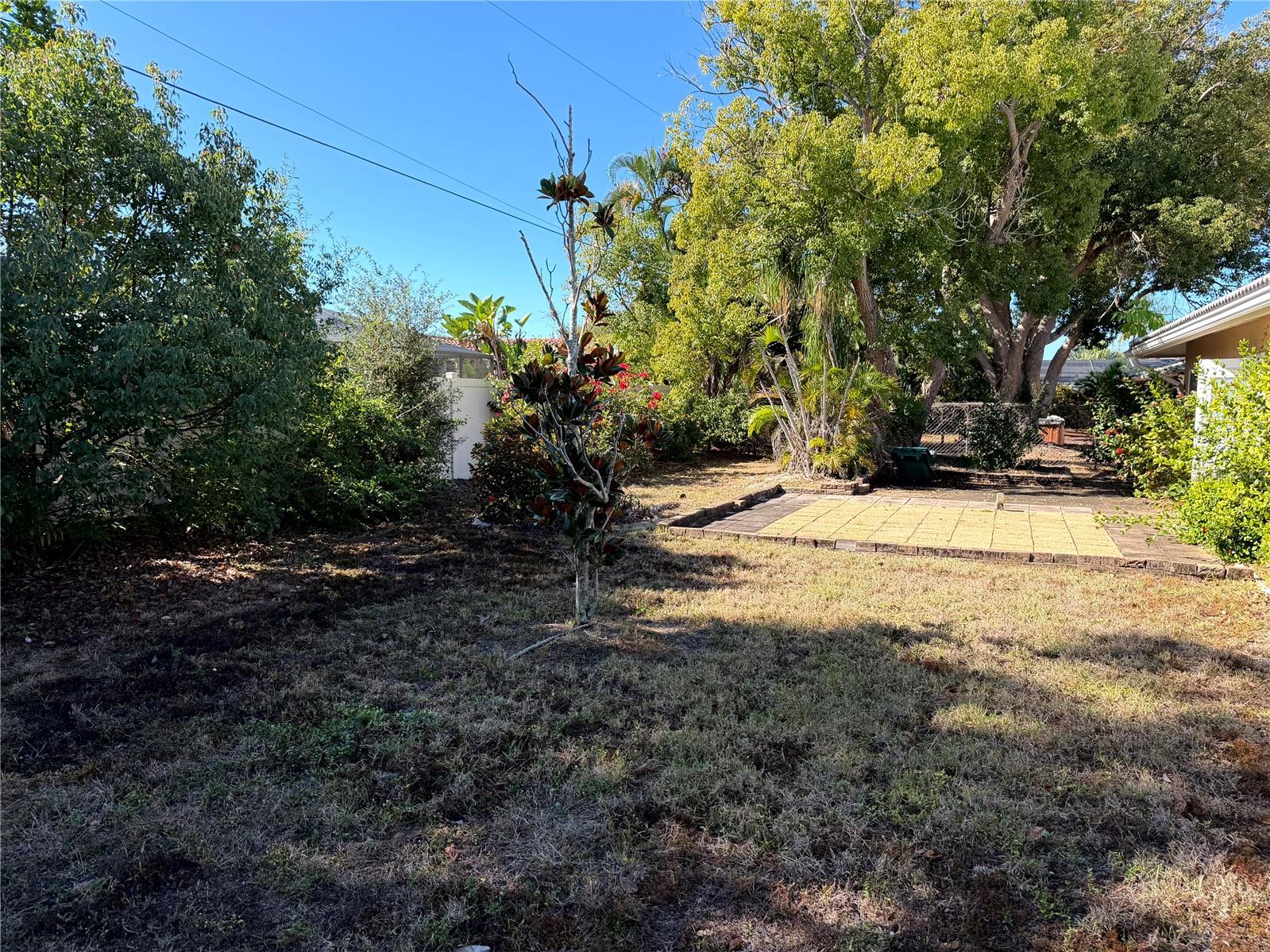 VILLAGE GREEN CLUB ESTATES - Residential