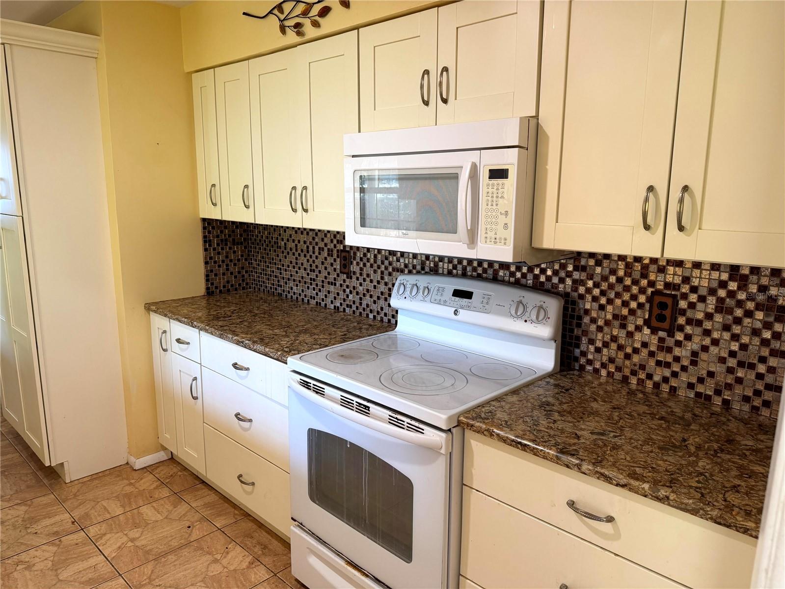 VILLAGE GREEN CLUB ESTATES - Residential