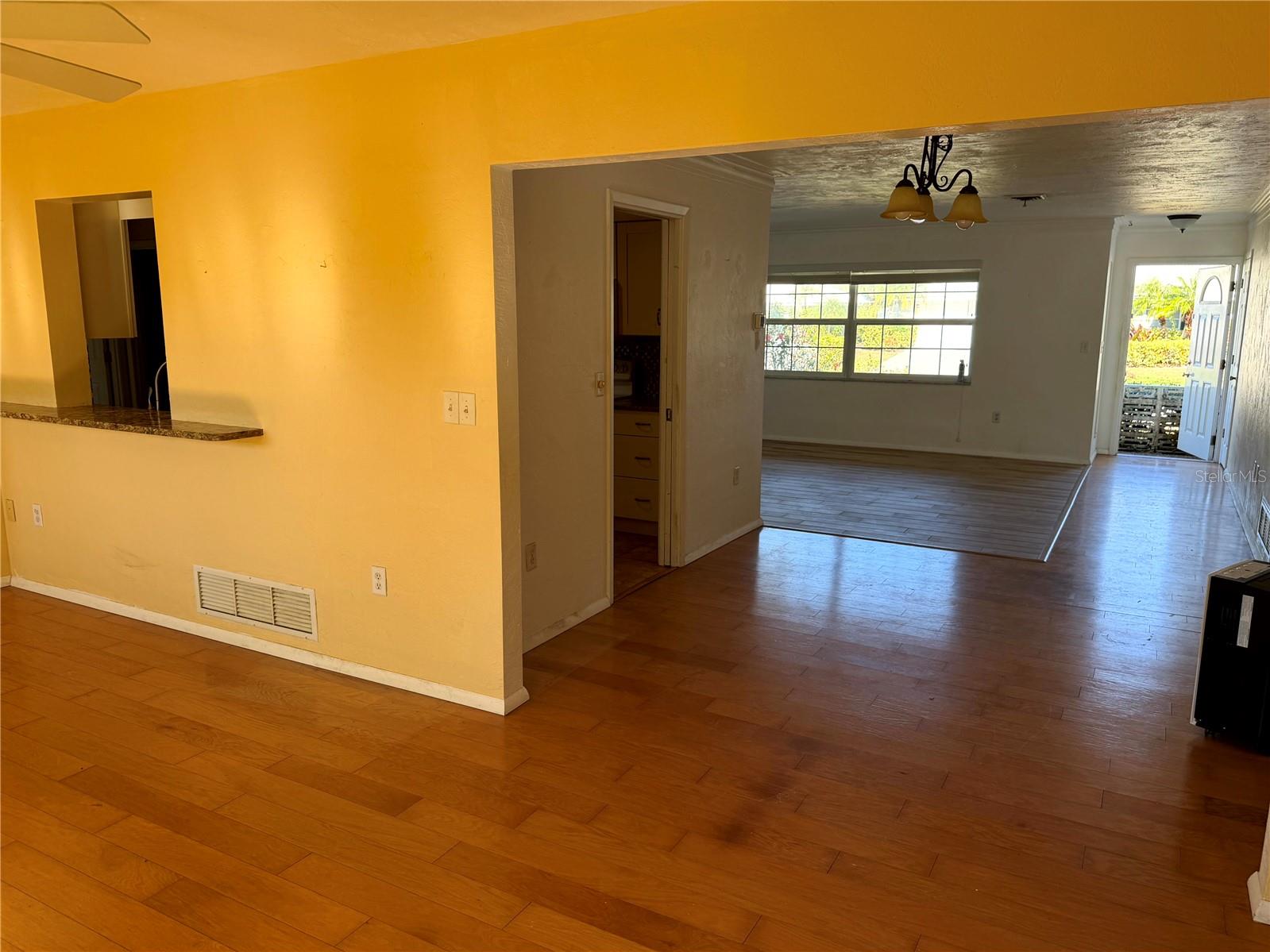 VILLAGE GREEN CLUB ESTATES - Residential