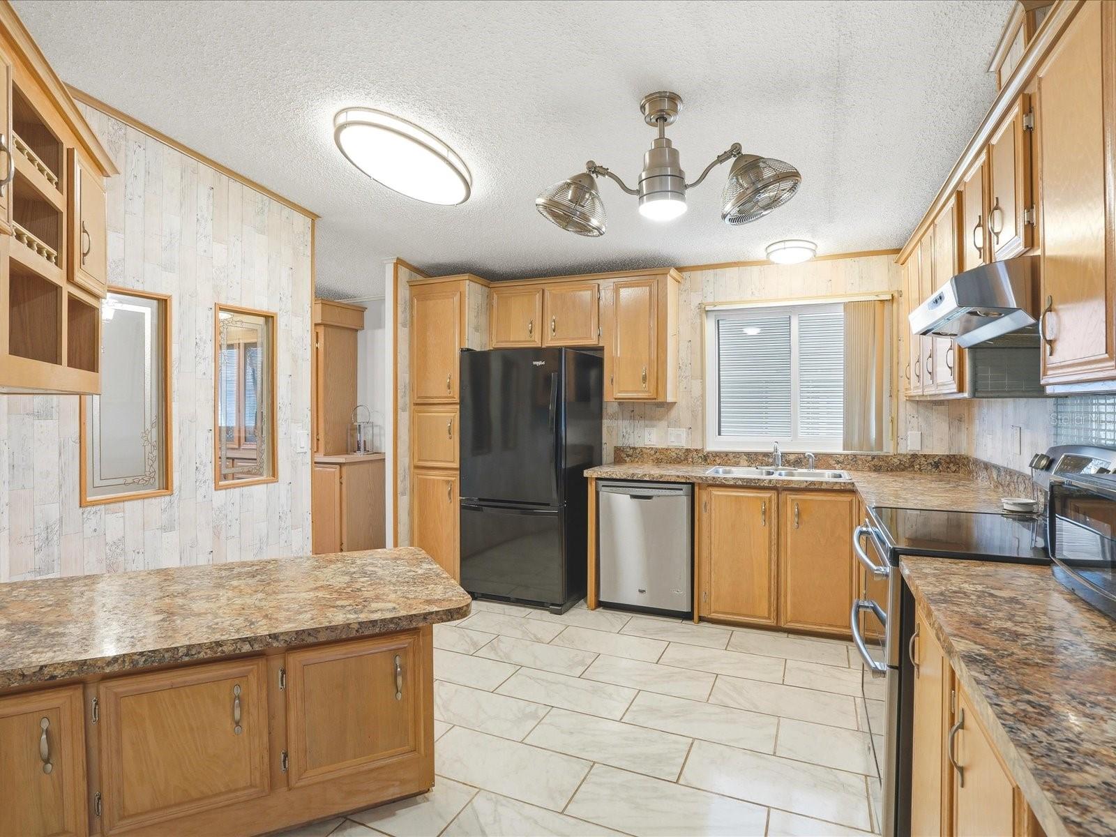 LEMON BAY ISLES PH 02 - Residential