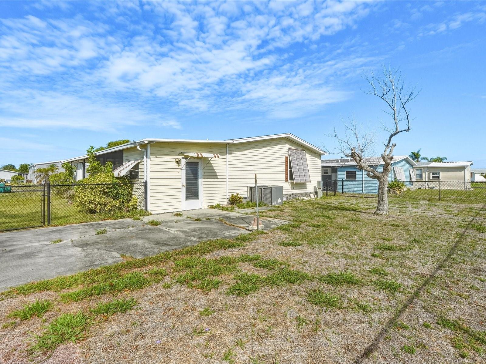 LEMON BAY ISLES PH 02 - Residential