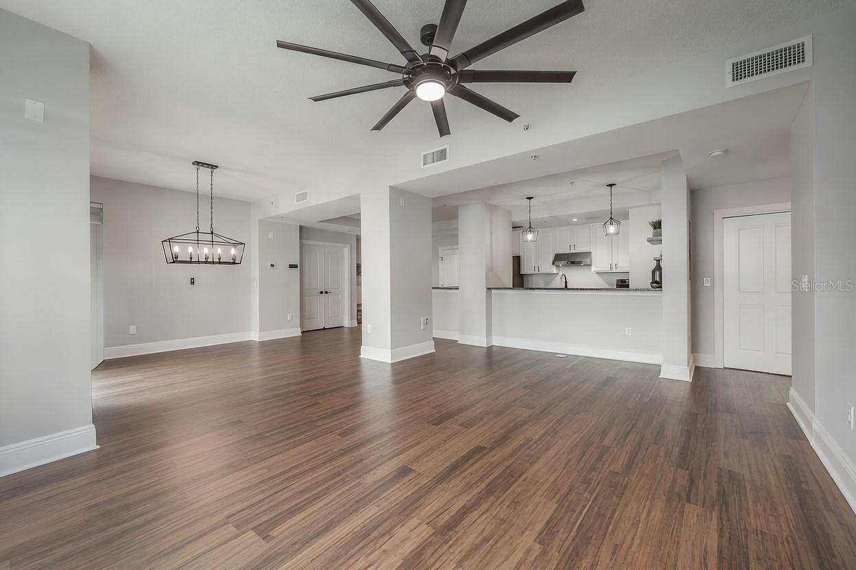 1238 E KENNEDY BOULEVARD 402