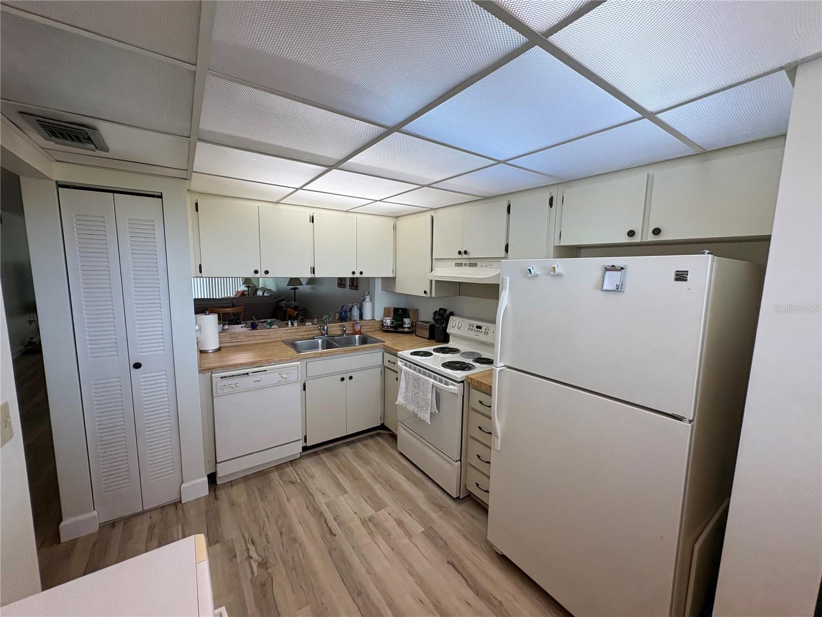 GOLDEN SHORES CONDO - Residential