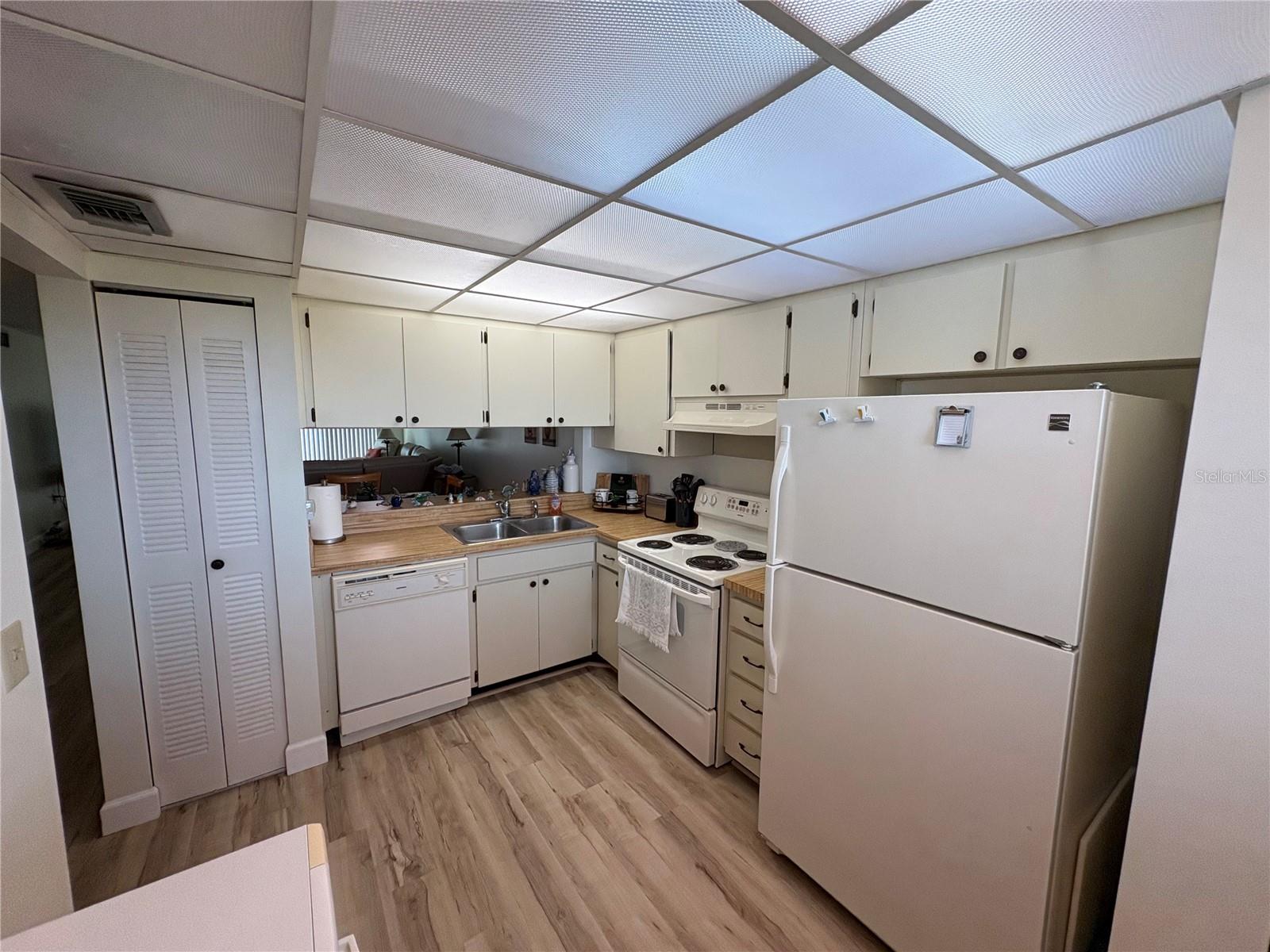 GOLDEN SHORES CONDO - Residential