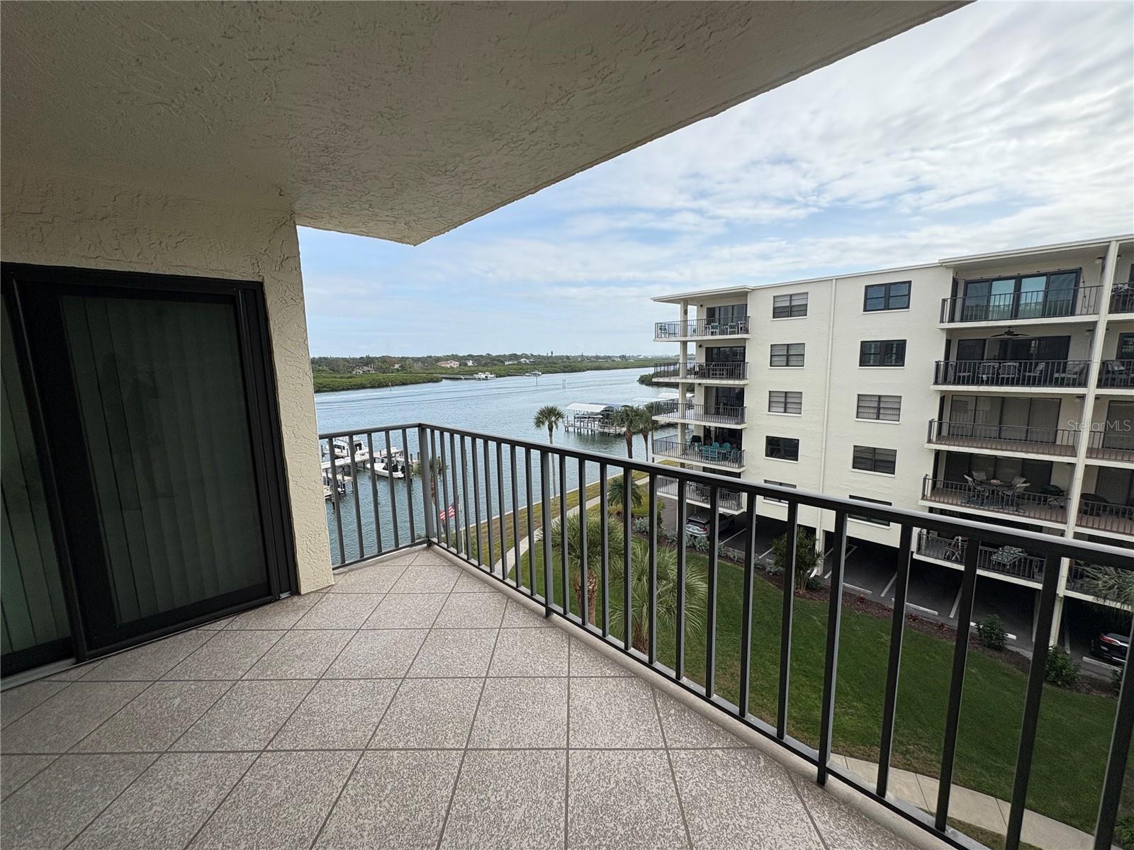GOLDEN SHORES CONDO - Residential