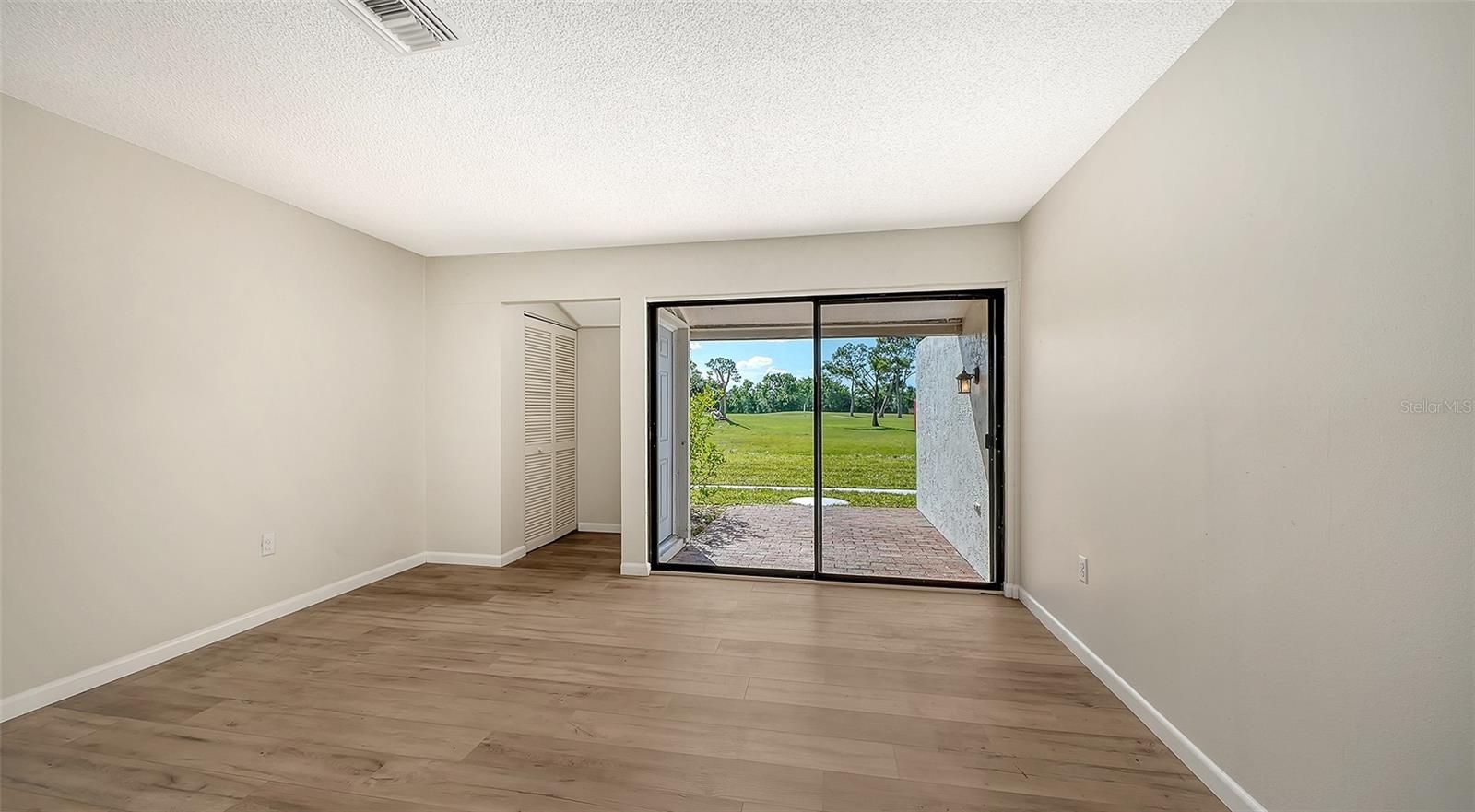 BUNKER OAKS - Residential