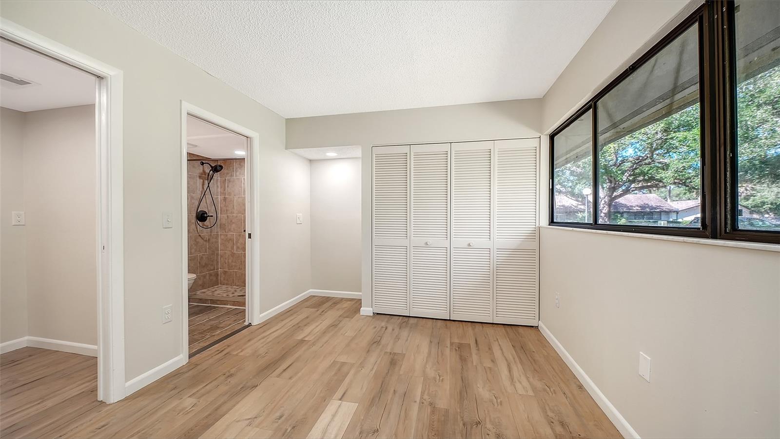 BUNKER OAKS - Residential