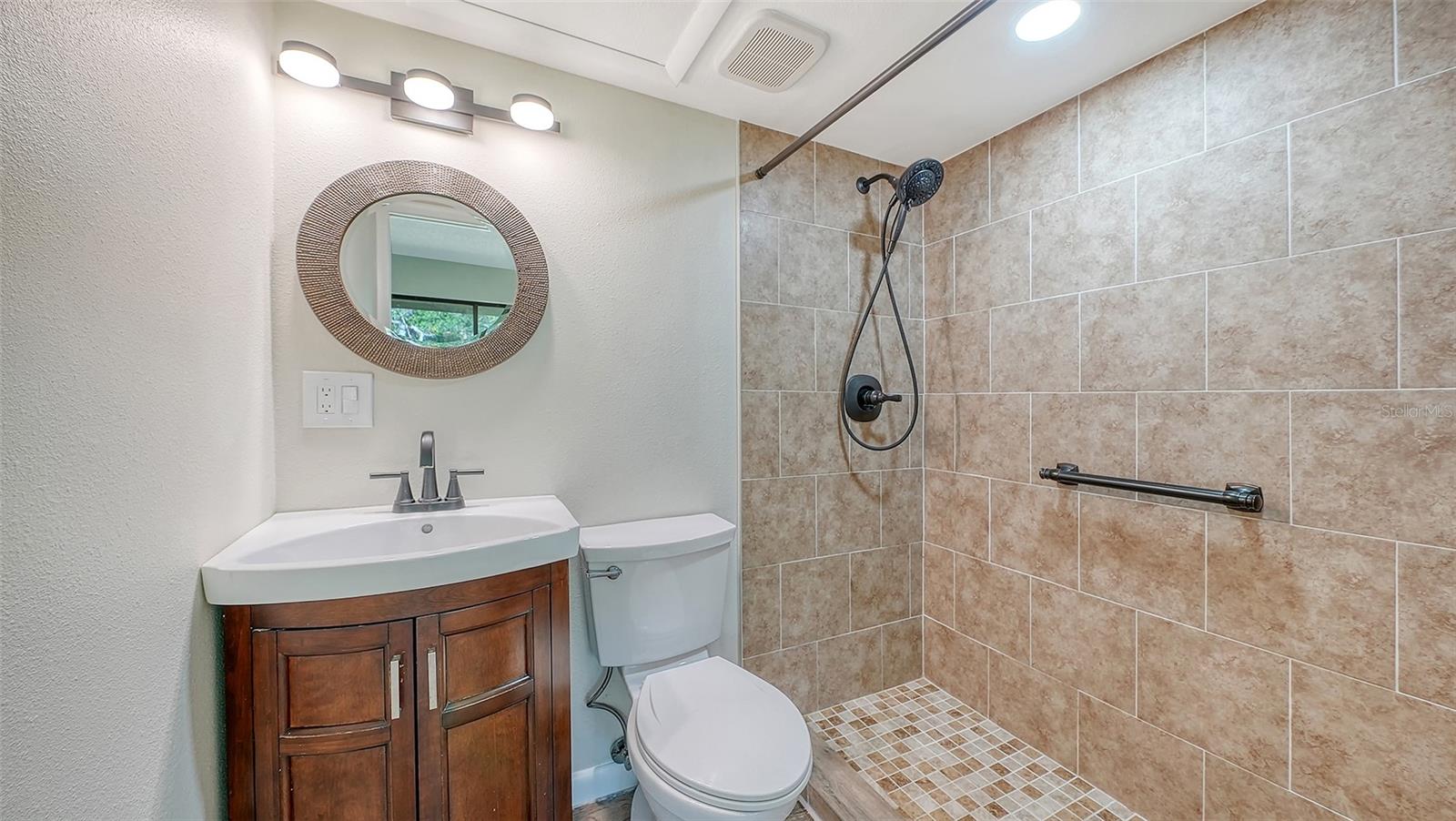 BUNKER OAKS - Residential