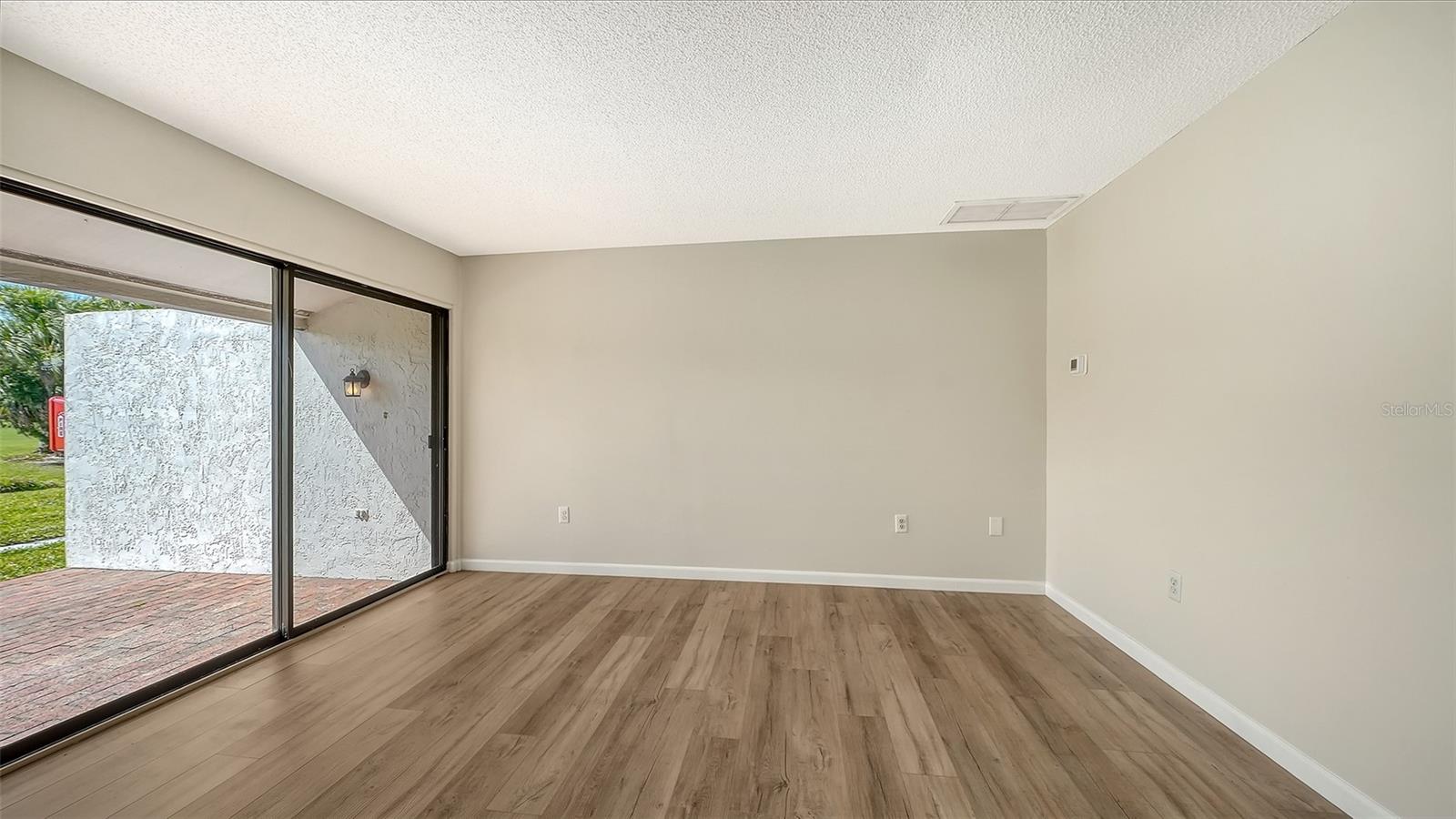 BUNKER OAKS - Residential