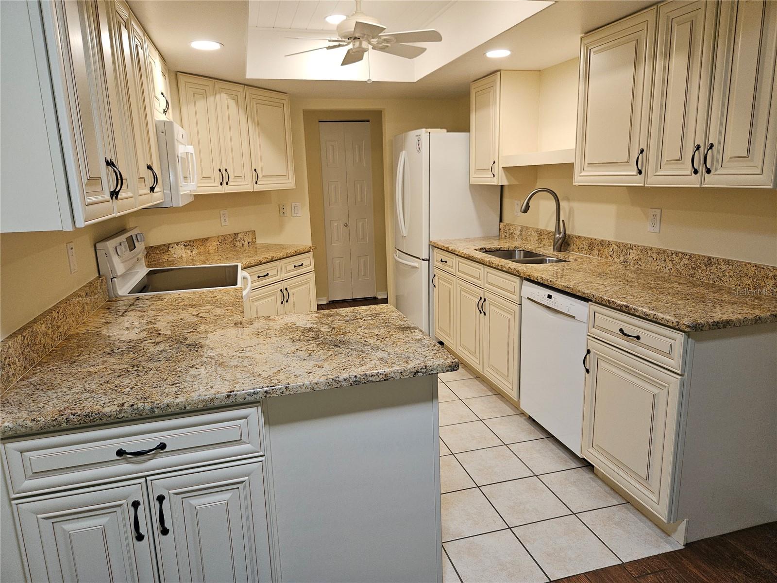 HIGHGATE II CONDO PH - Residential Lease