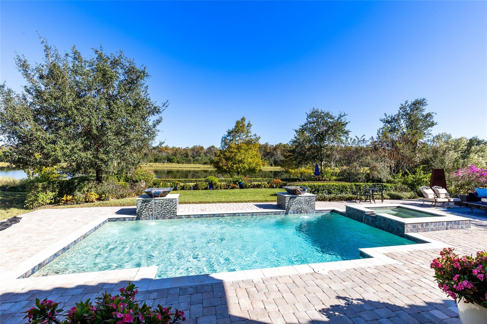 LAUREATE PARK - Residential