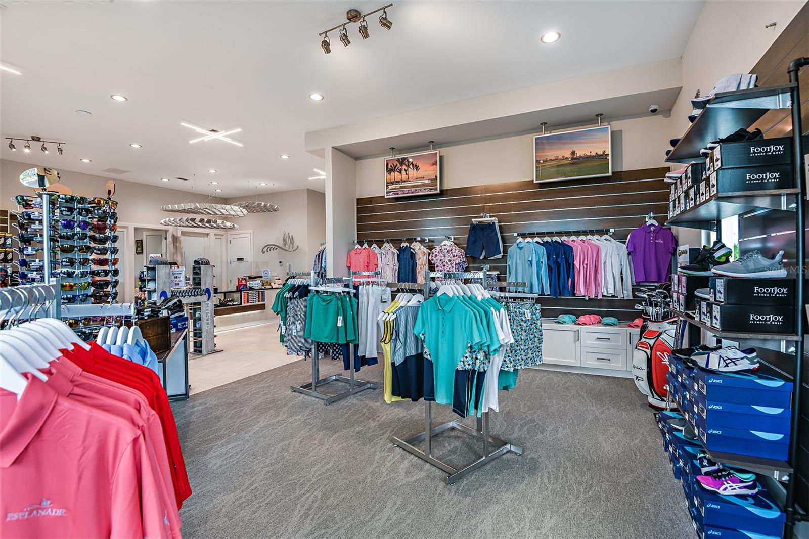 AZARIO ESPLANADE - Residential