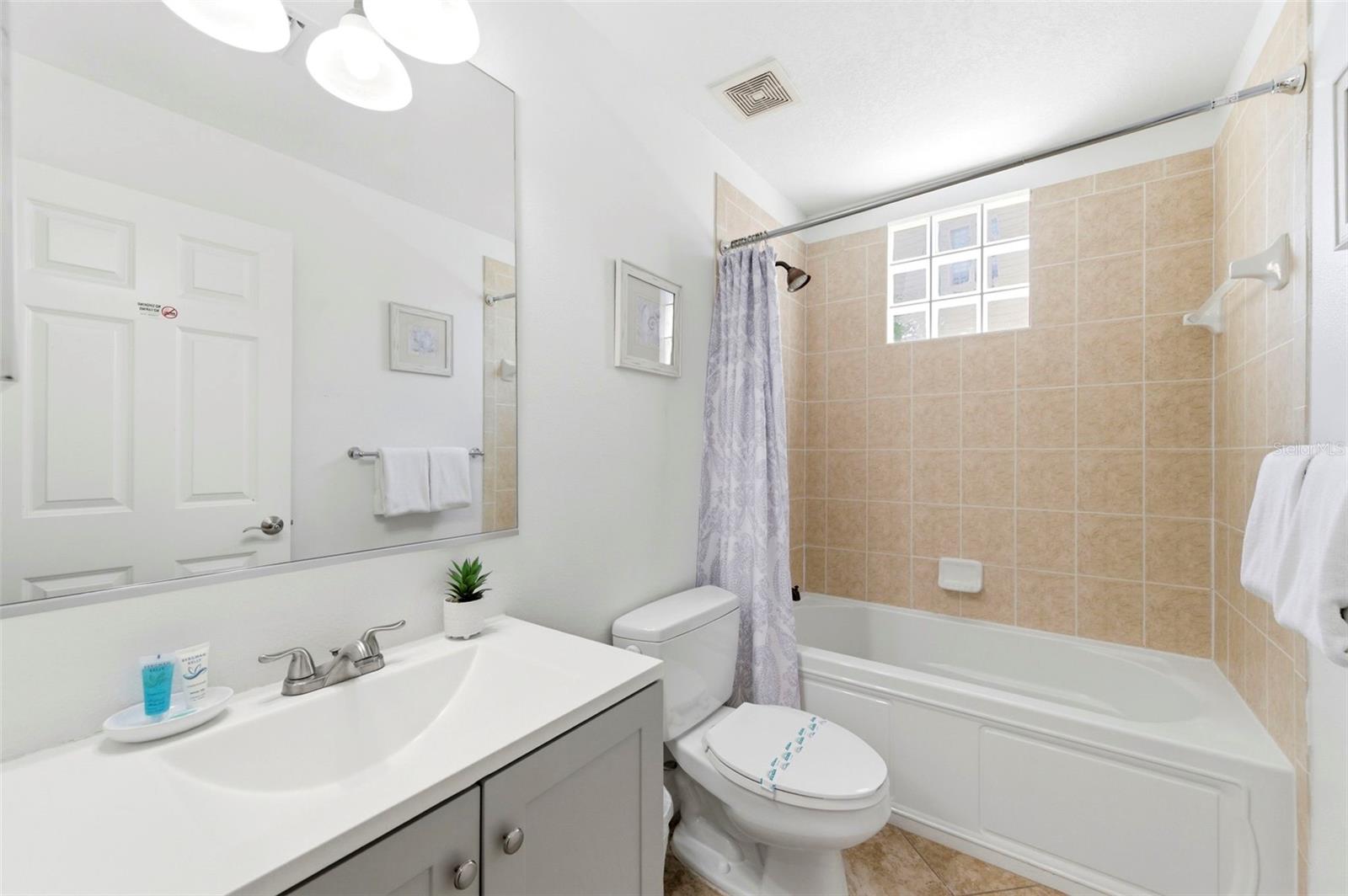 BAHIA BEACH TWNHMS PH 1A - Residential