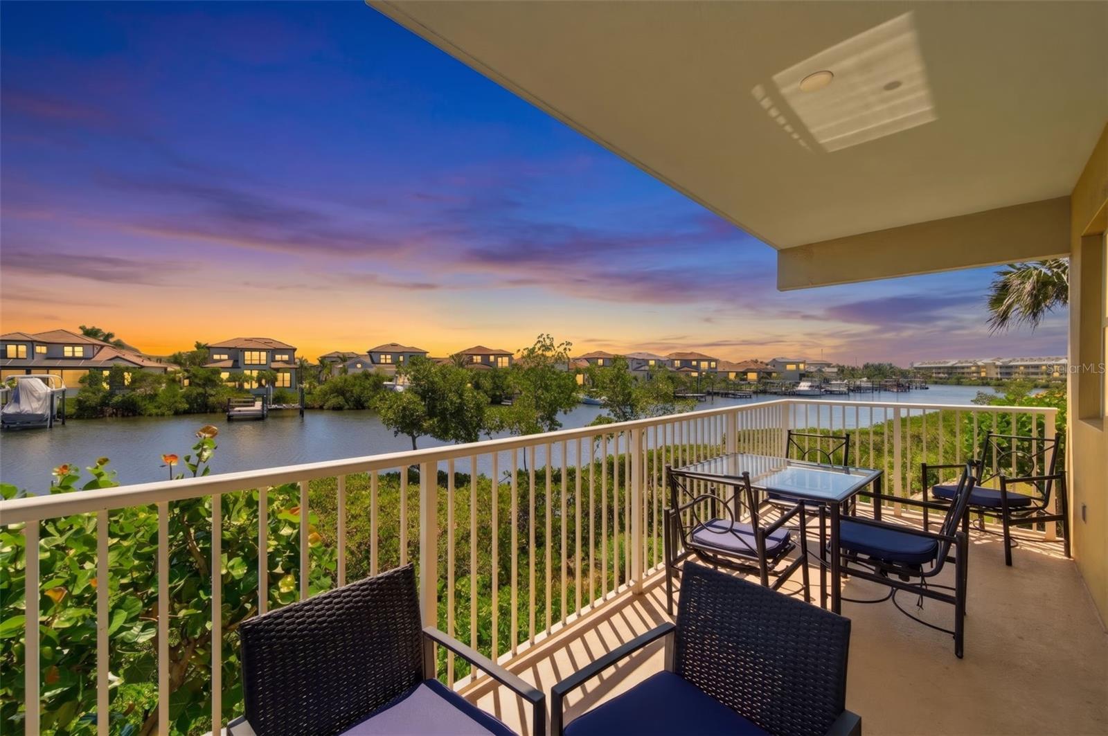 BAHIA BEACH TWNHMS PH 1A - Residential