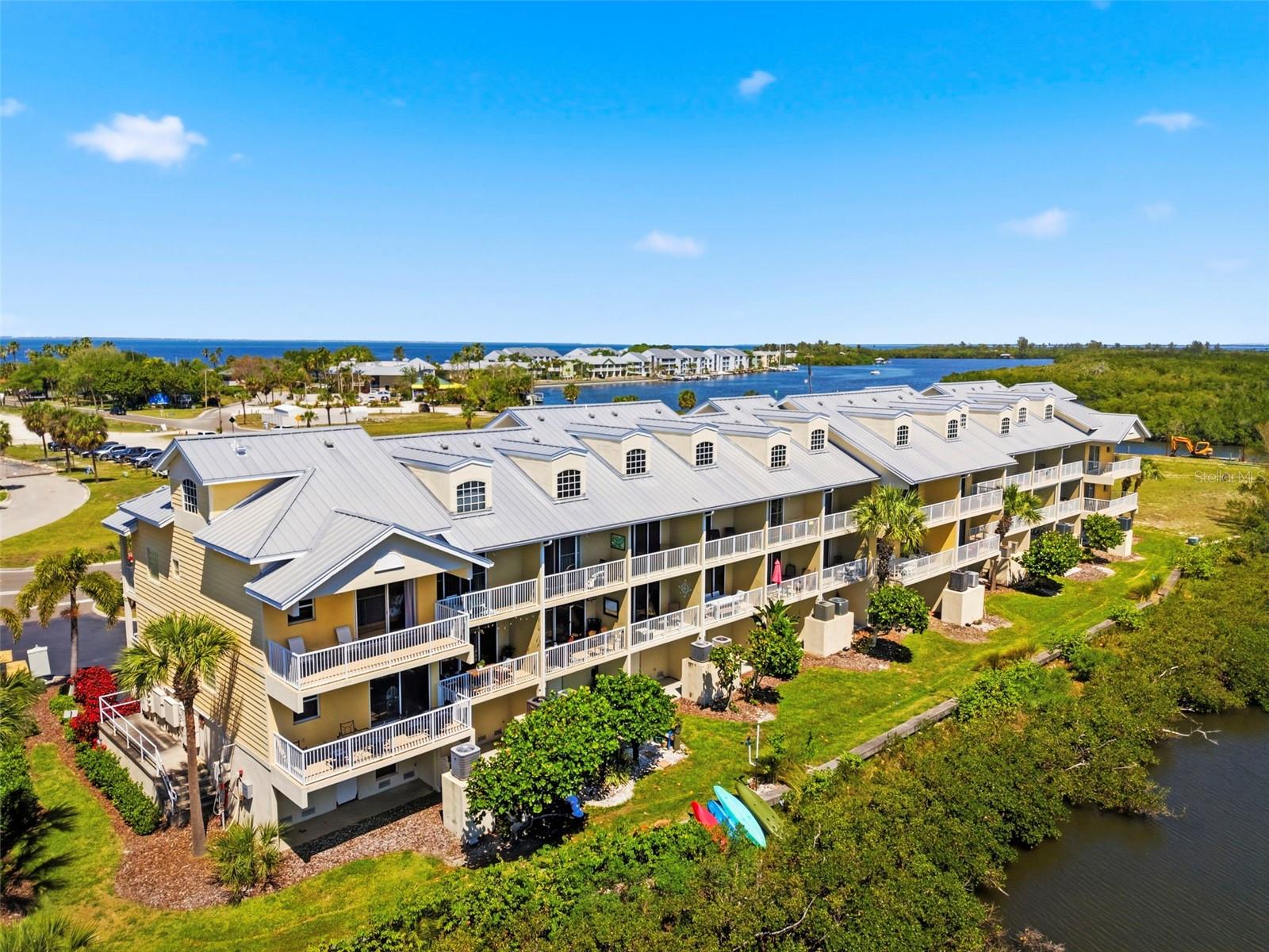 BAHIA BEACH TWNHMS PH 1A - Residential