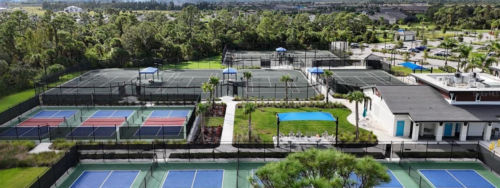 WELLEN PARK GOLF & COUNTRY CLUB - Residential