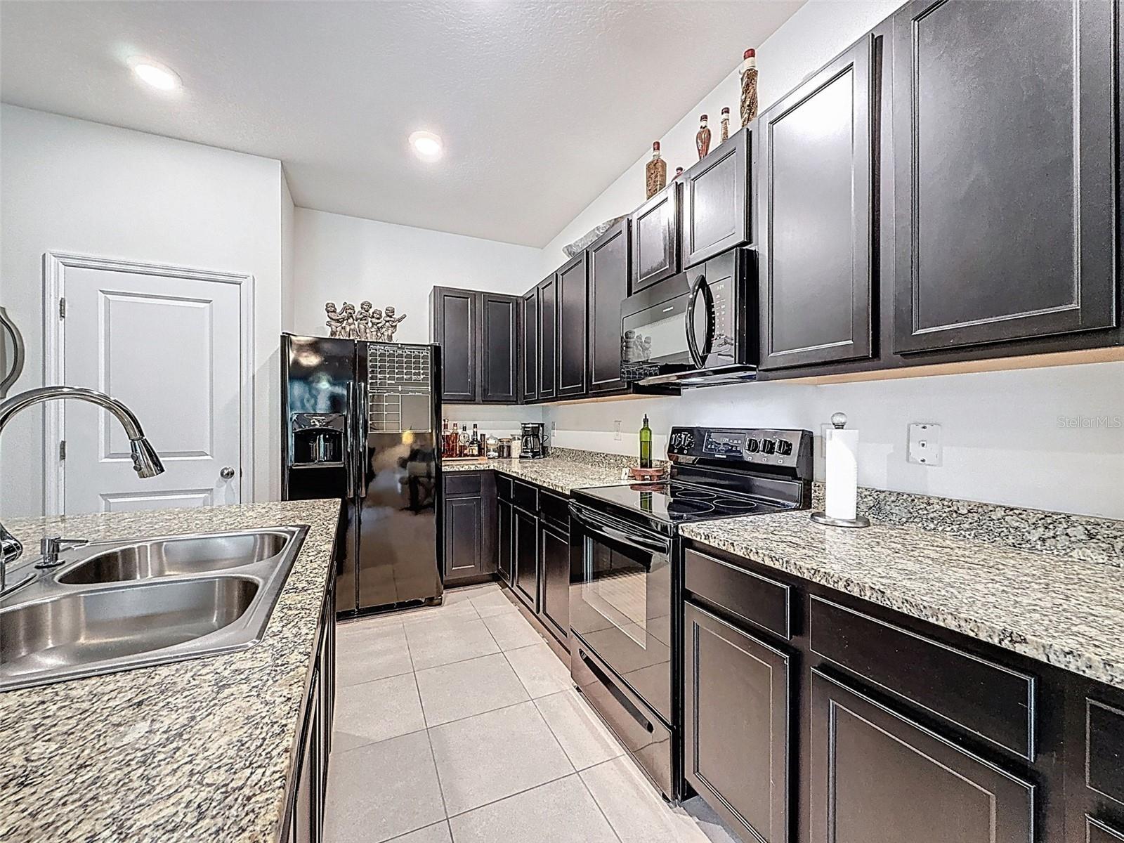 16196 TRADITIONAL BLUFF PLACE