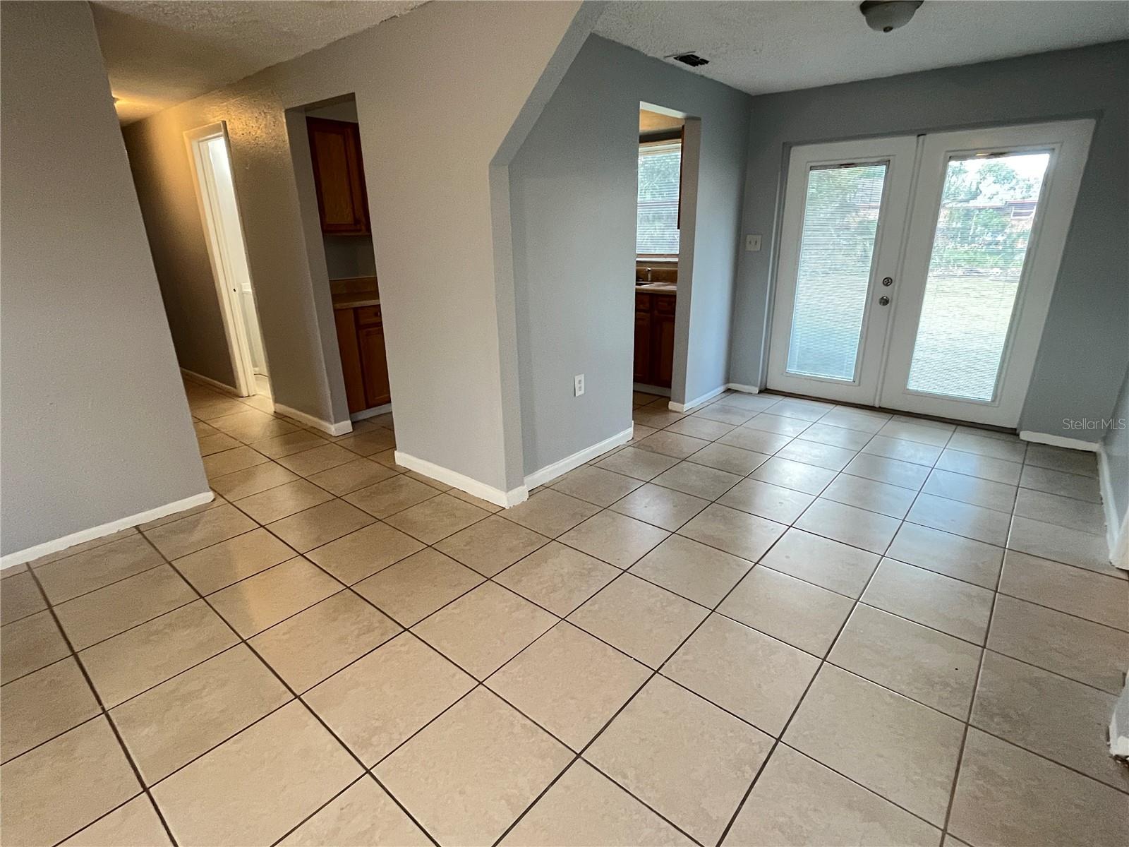 ACADEMY MANOR UNIT 01 - Residential Lease