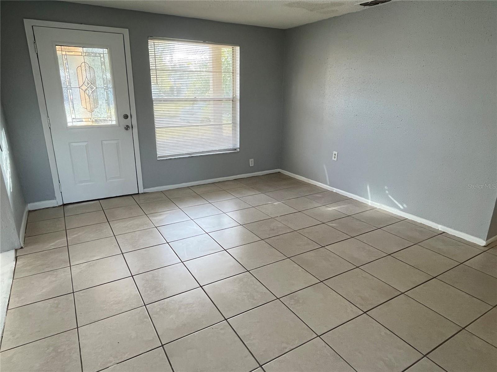 ACADEMY MANOR UNIT 01 - Residential Lease