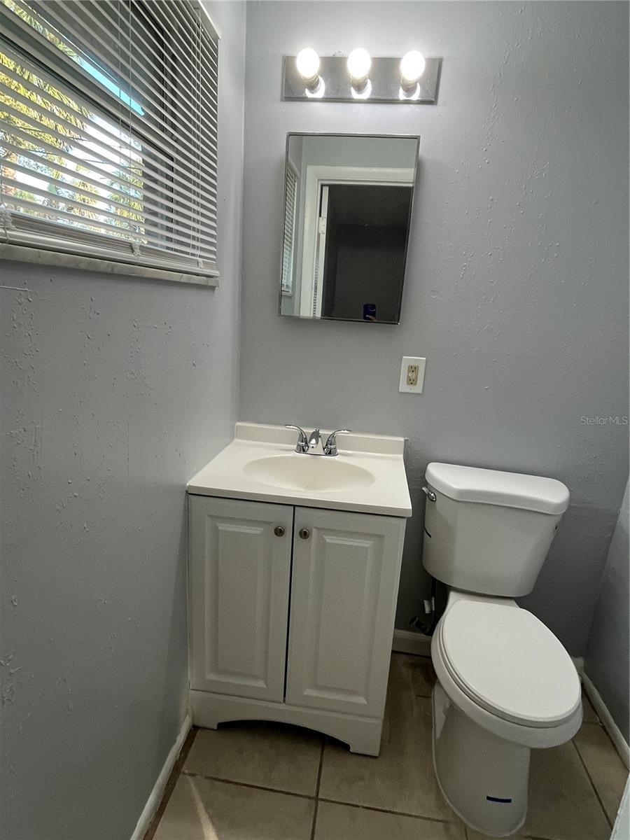 ACADEMY MANOR UNIT 01 - Residential Lease